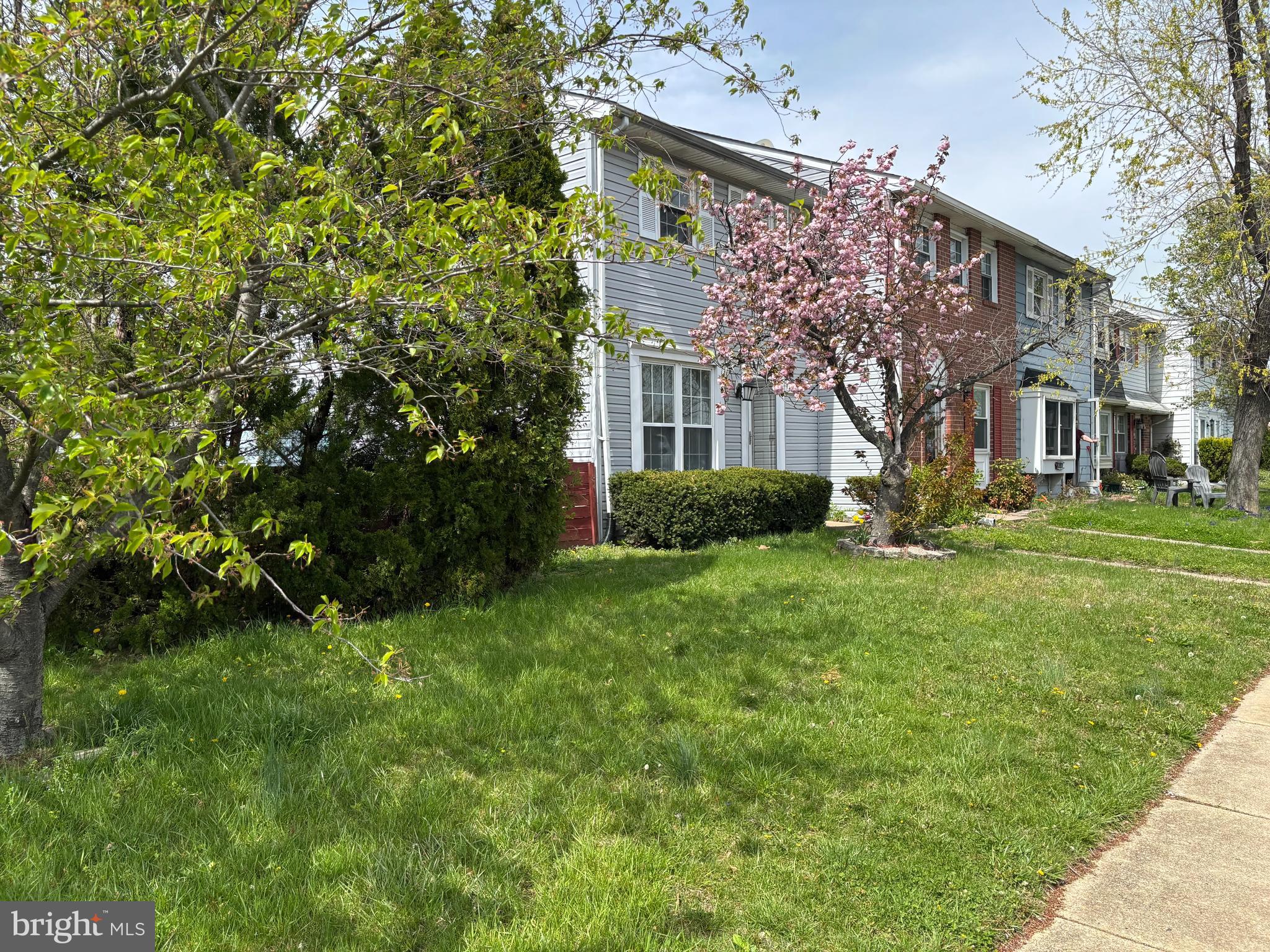 KINGS COURT - Residential Lease