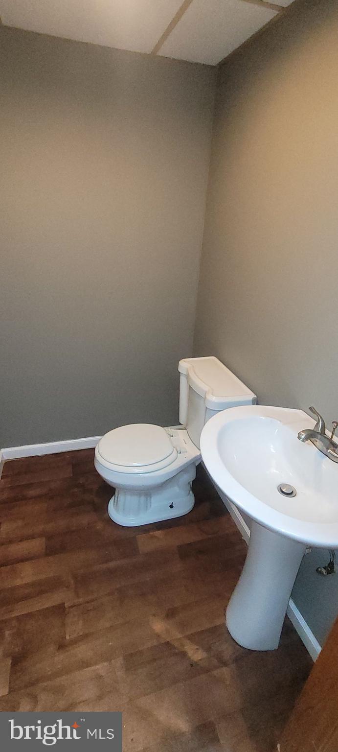 KINGS COURT - Residential Lease