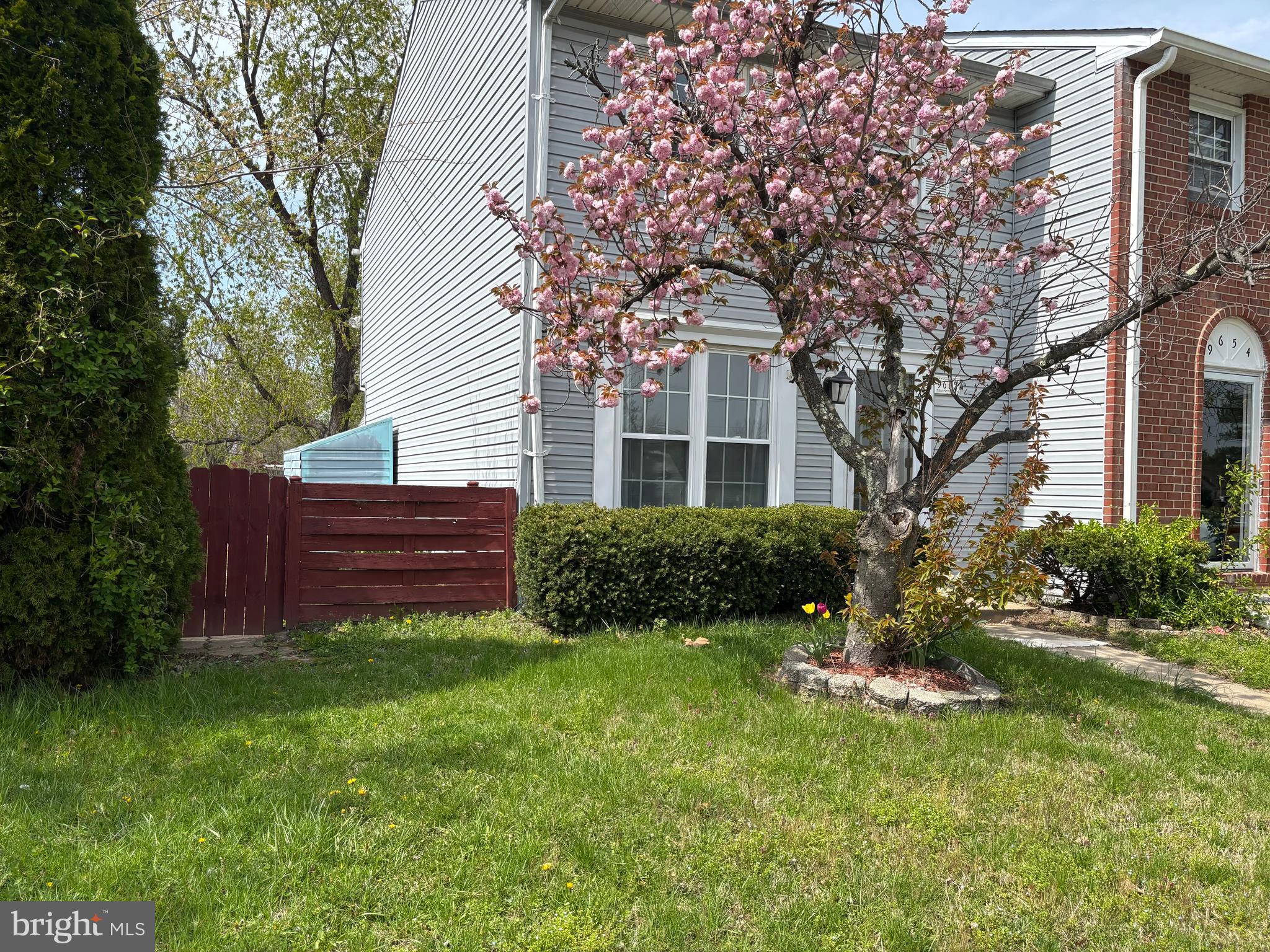 KINGS COURT - Residential Lease