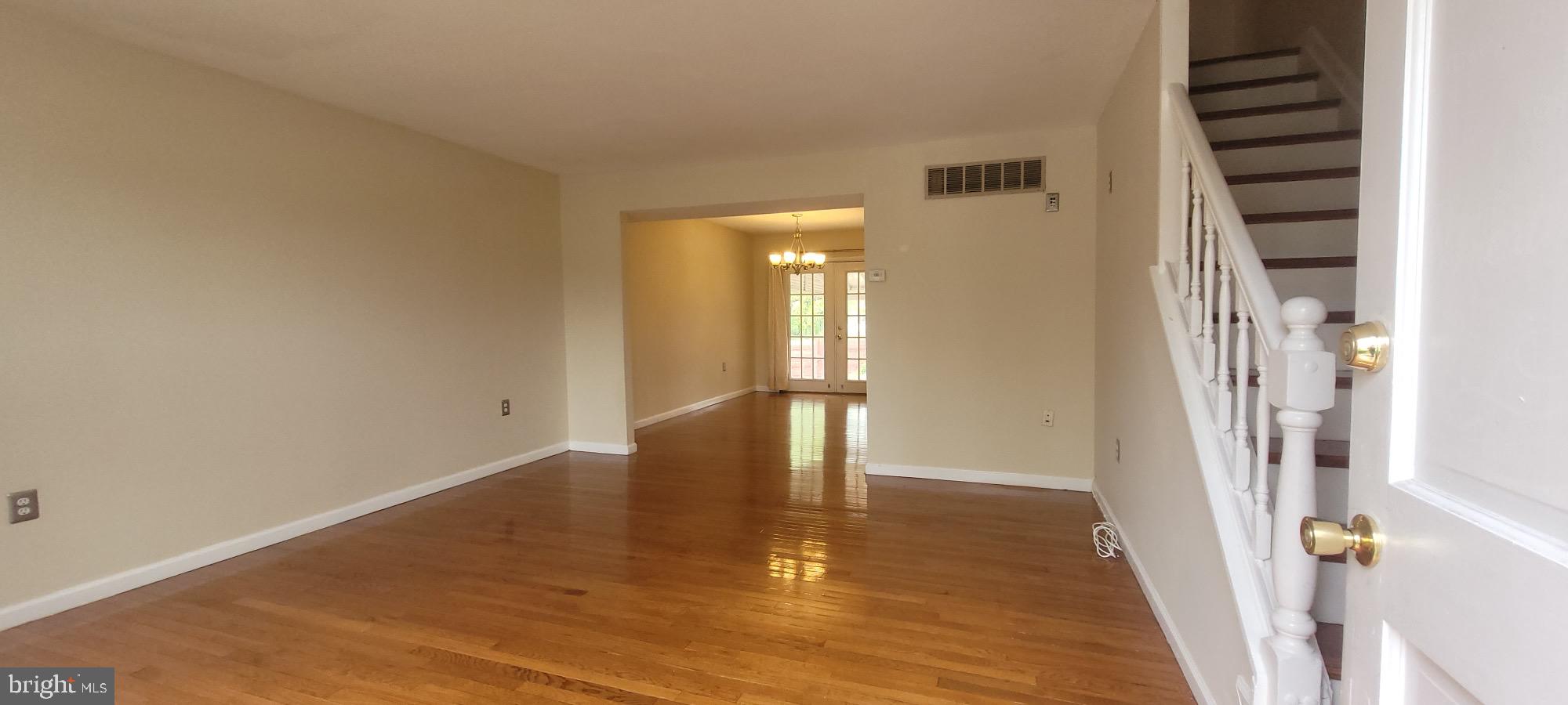 KINGS COURT - Residential Lease