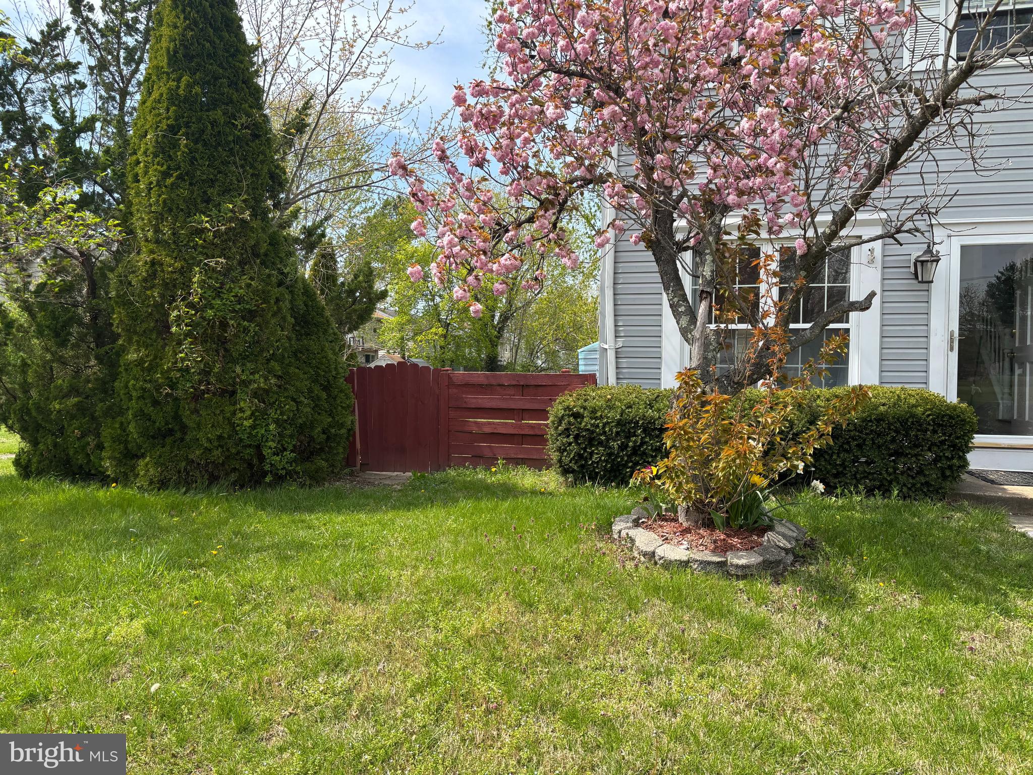 KINGS COURT - Residential Lease