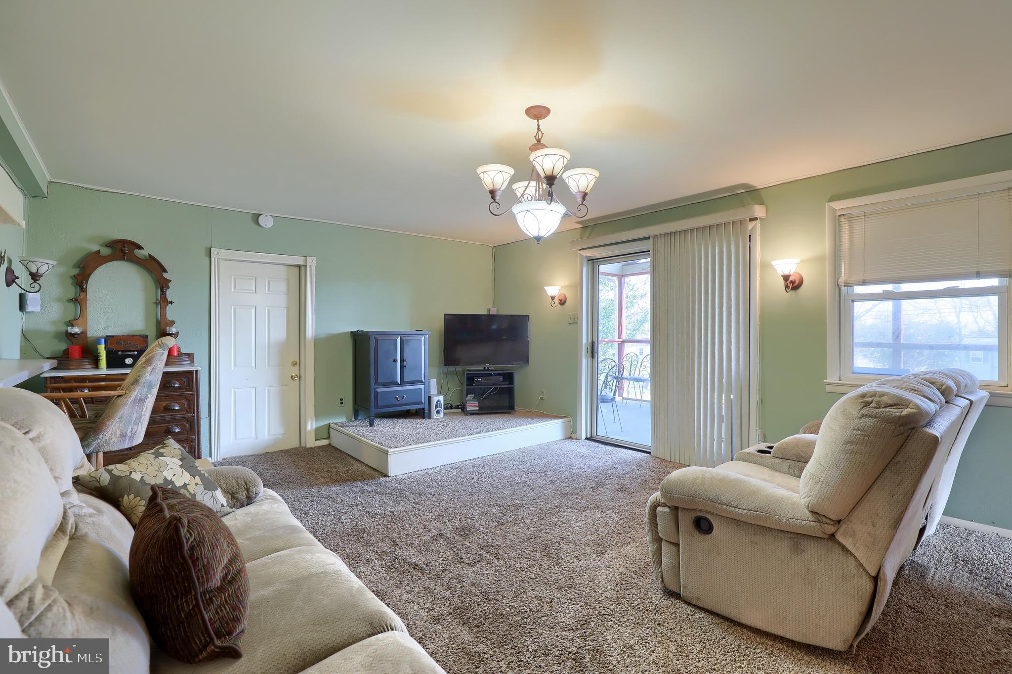 BEVERLY ESTATES - Residential