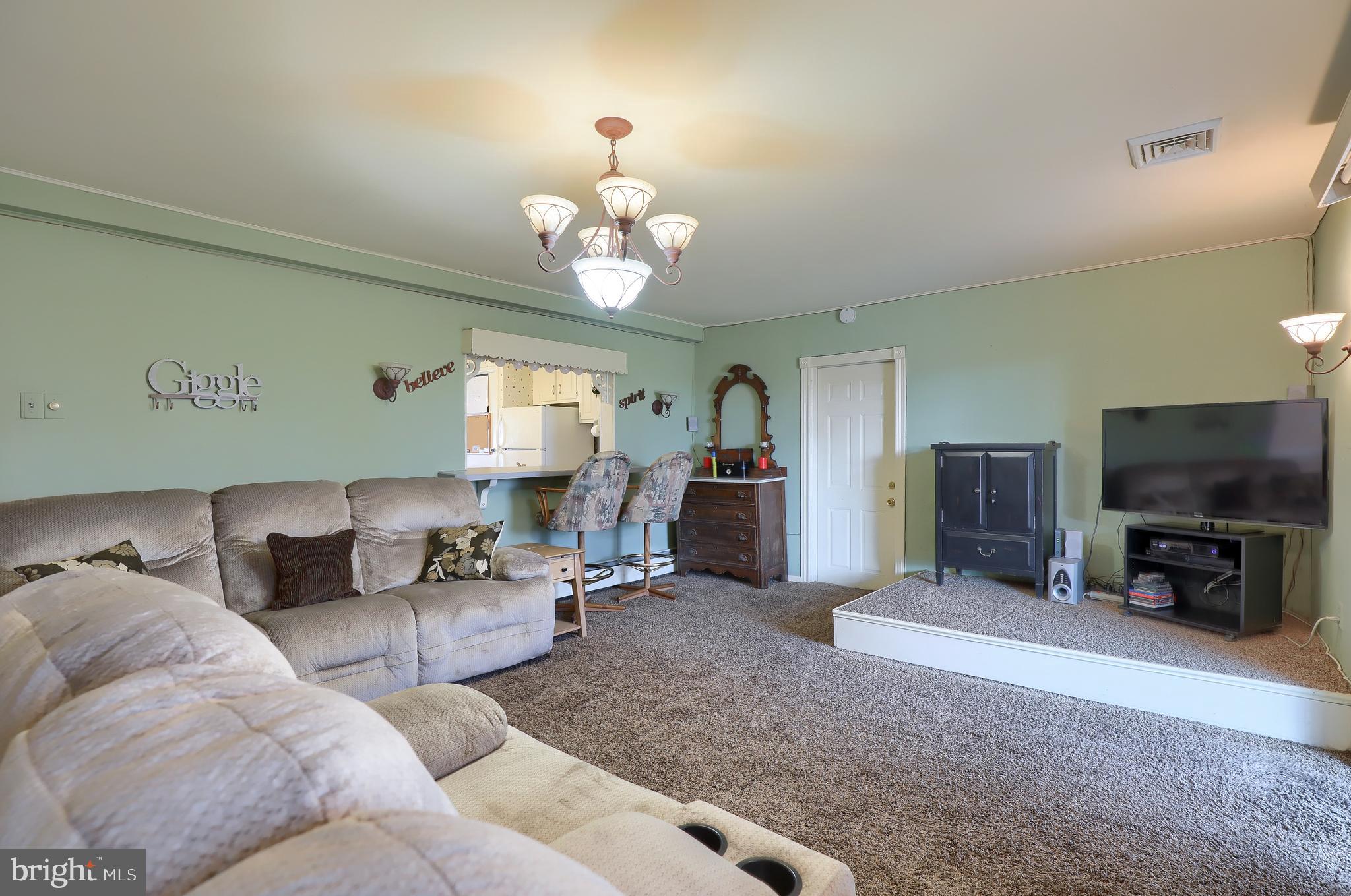 BEVERLY ESTATES - Residential