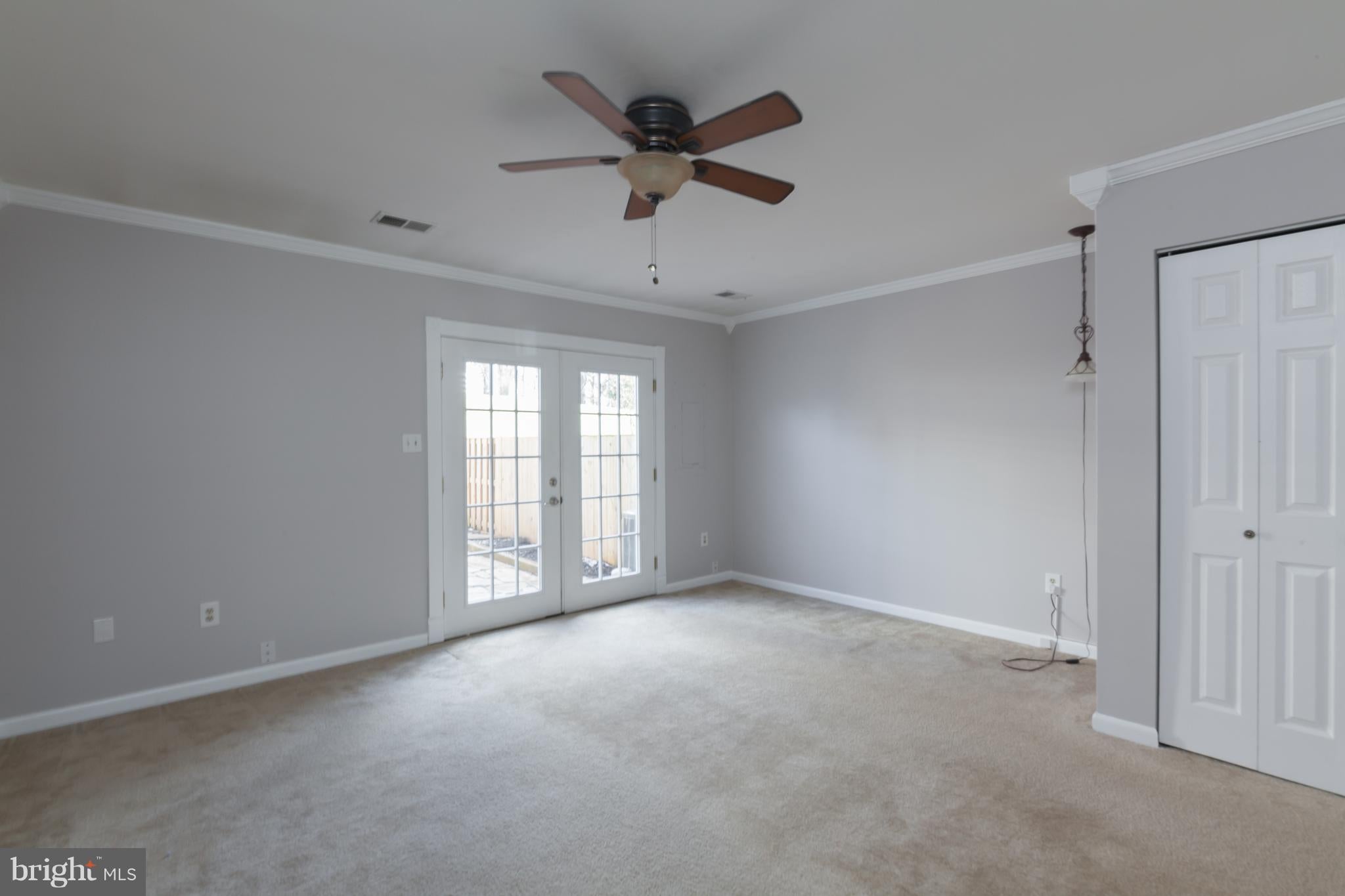 3 KINGSBRIDGE COURT