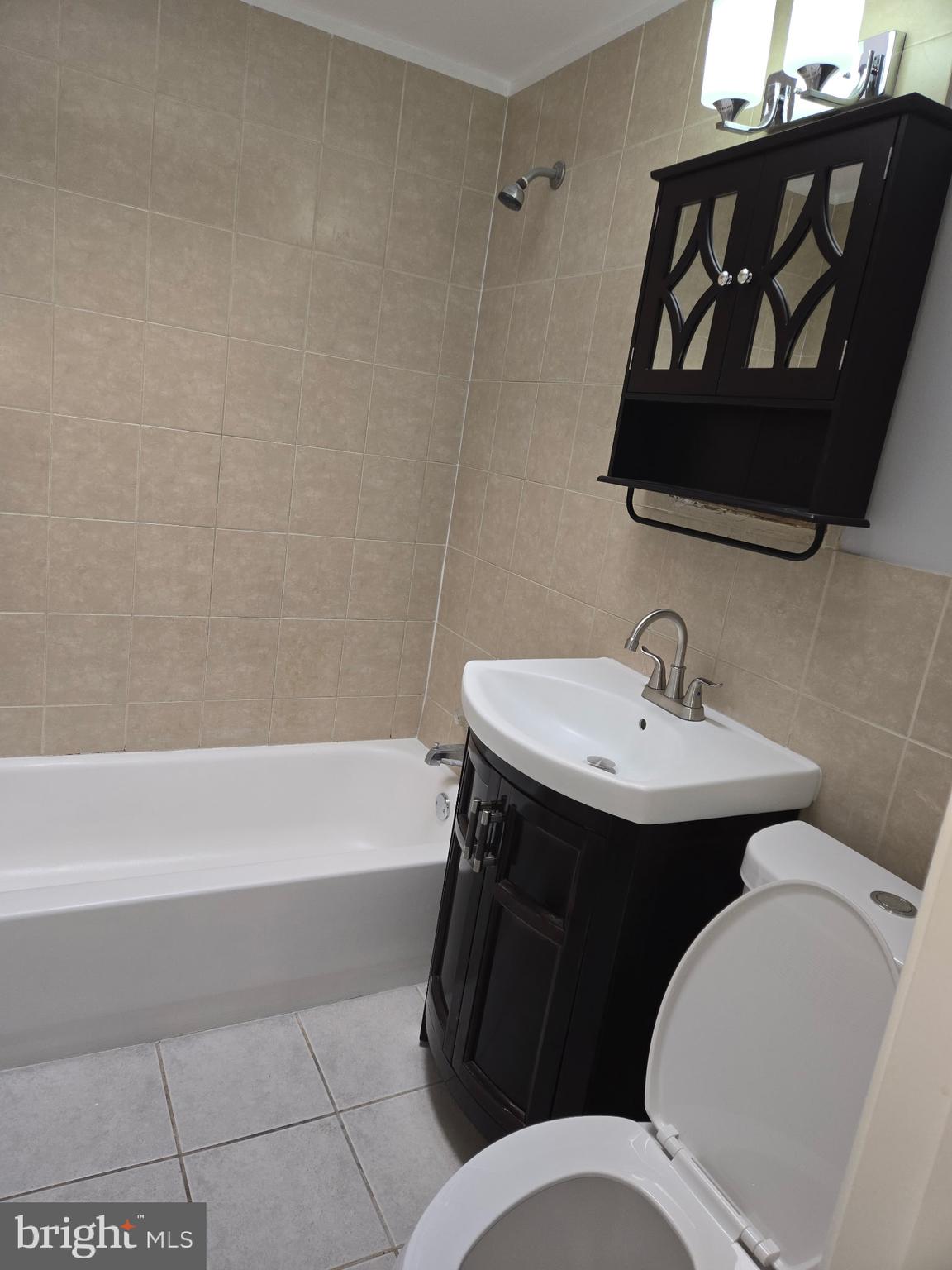 OXFORD CIRCLE - Residential