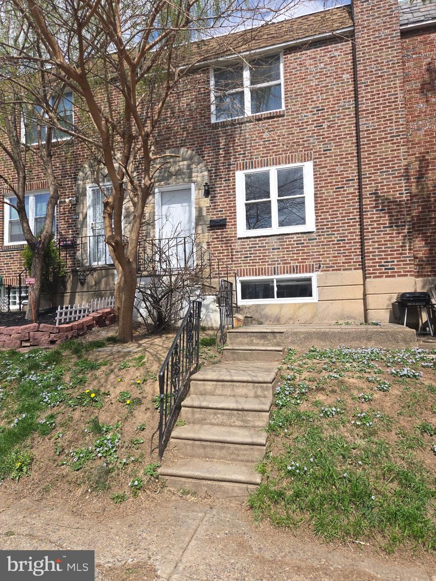 Beautiful, newly renovated property in  Oxford Circle. The house features new laminate flooring, newer windows, remodeled bathroom, freshly painted, finished basement and much, much more. It is good for homeowners or investors.  Property is conveniently located and close to everything. Ready to move in.