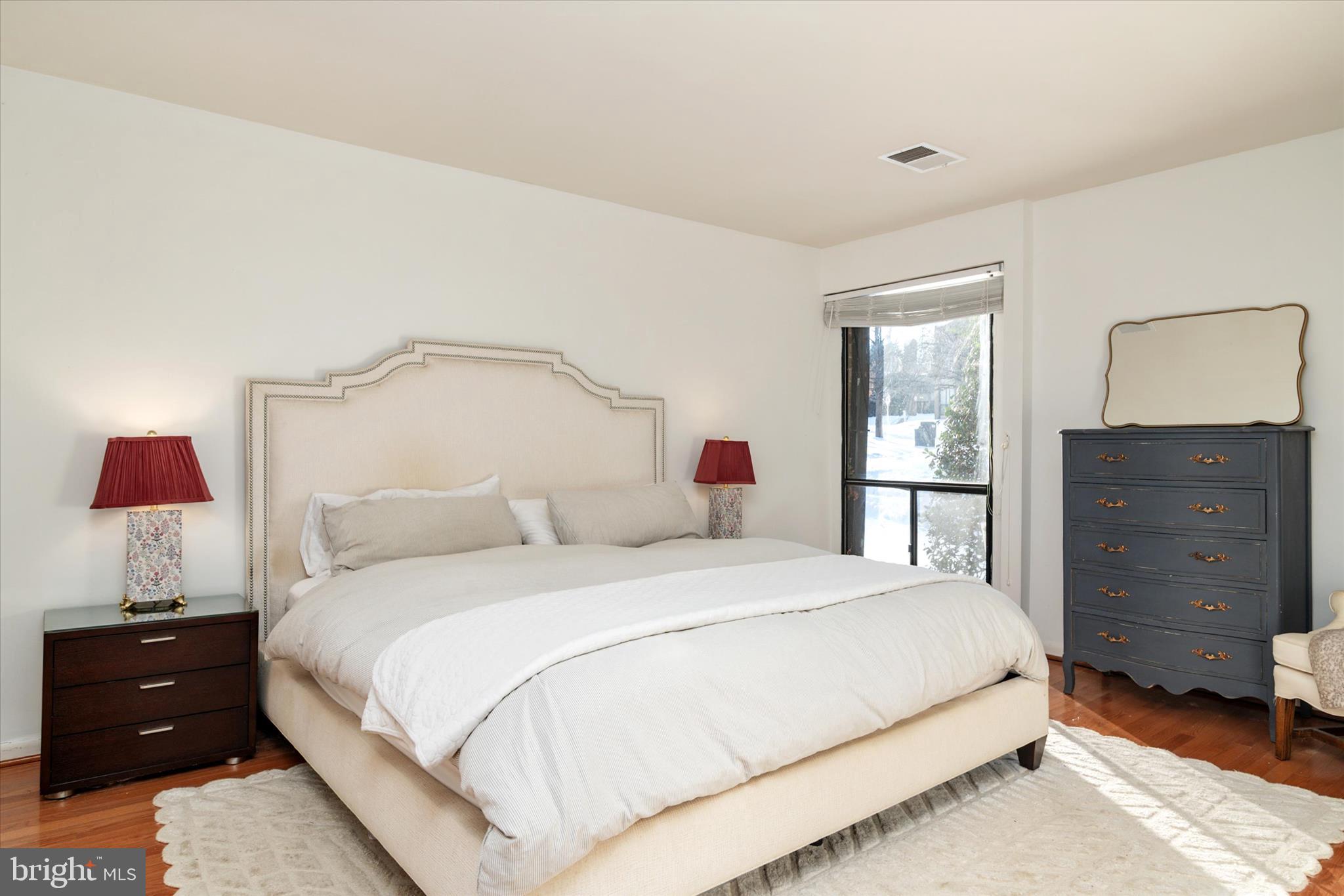 AMERICANA FINMARK - Residential