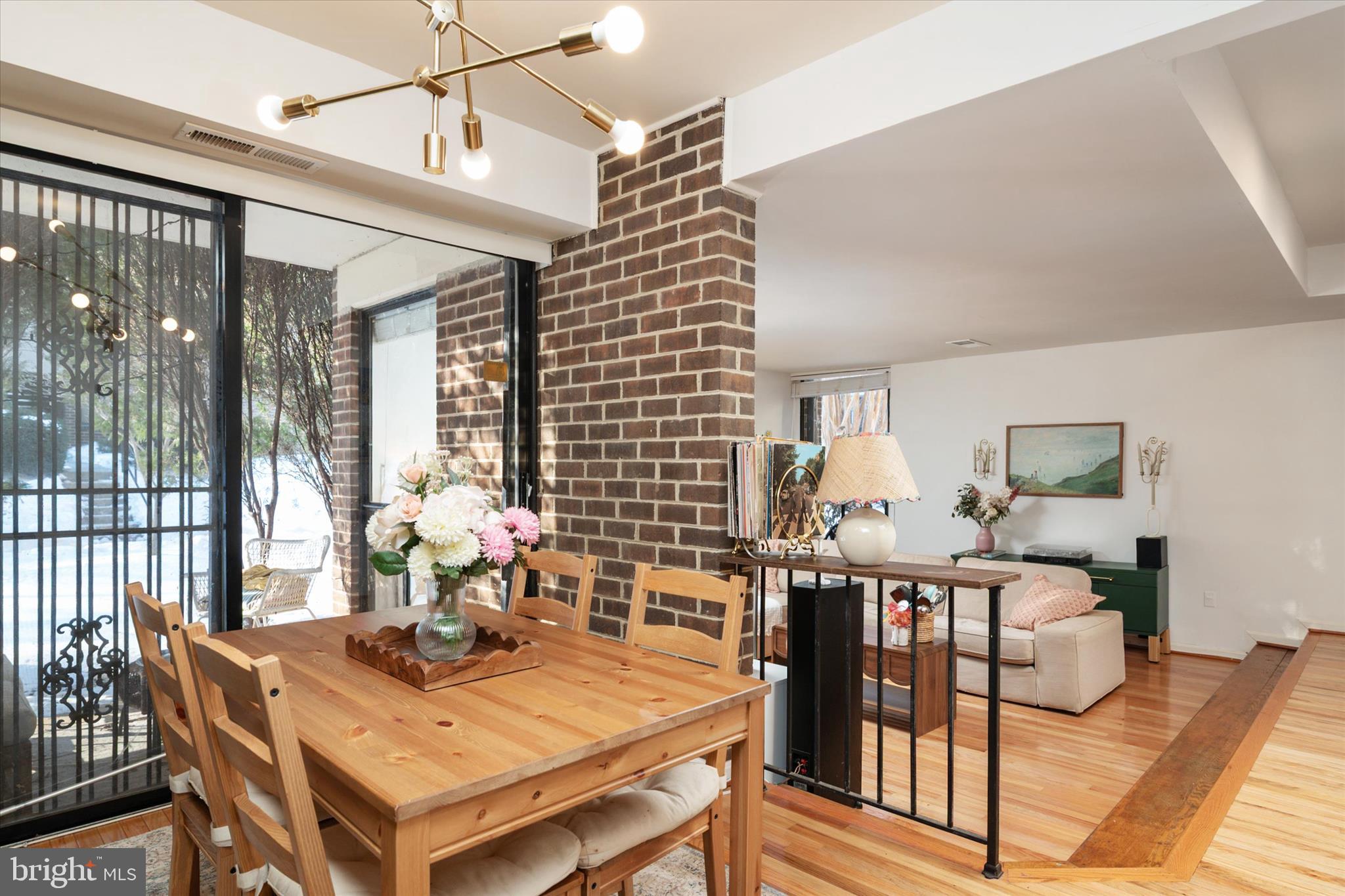 AMERICANA FINMARK - Residential