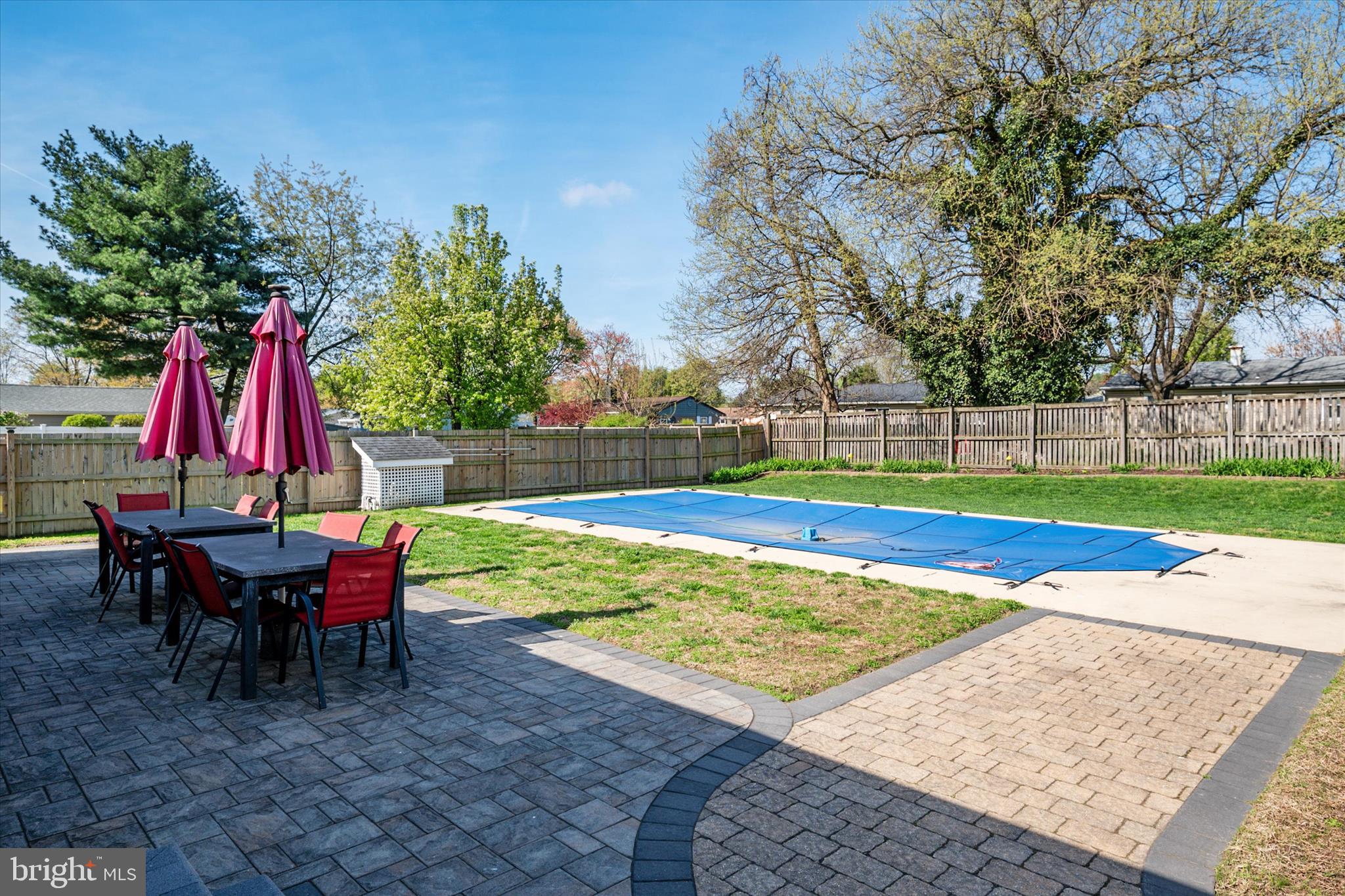 FERNGLEN MANOR - Residential