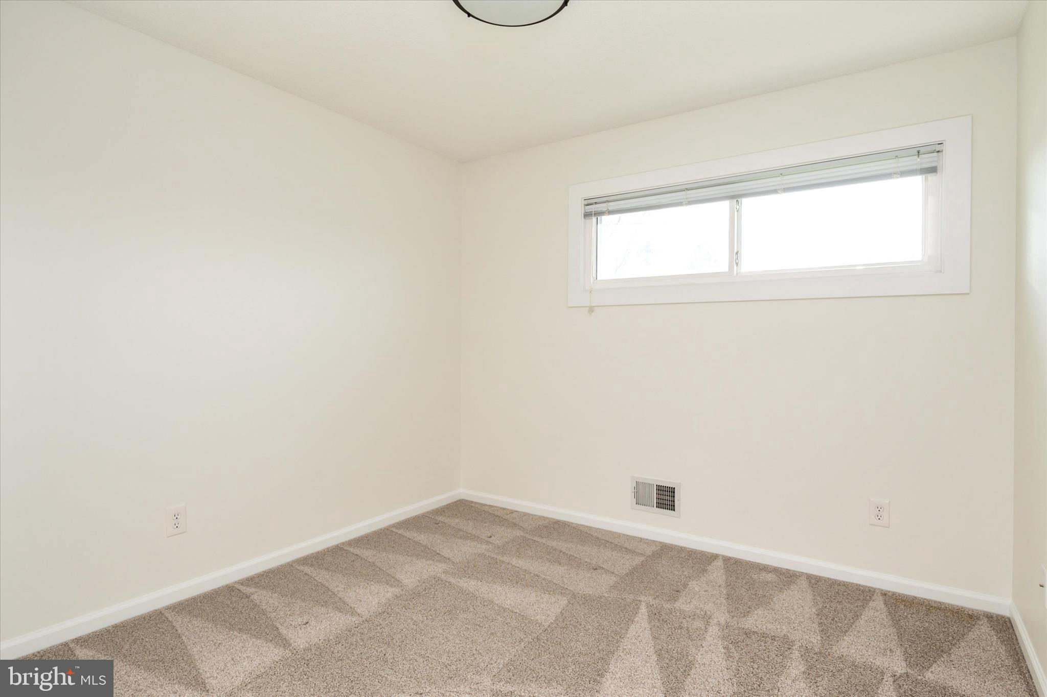 FERNGLEN MANOR - Residential