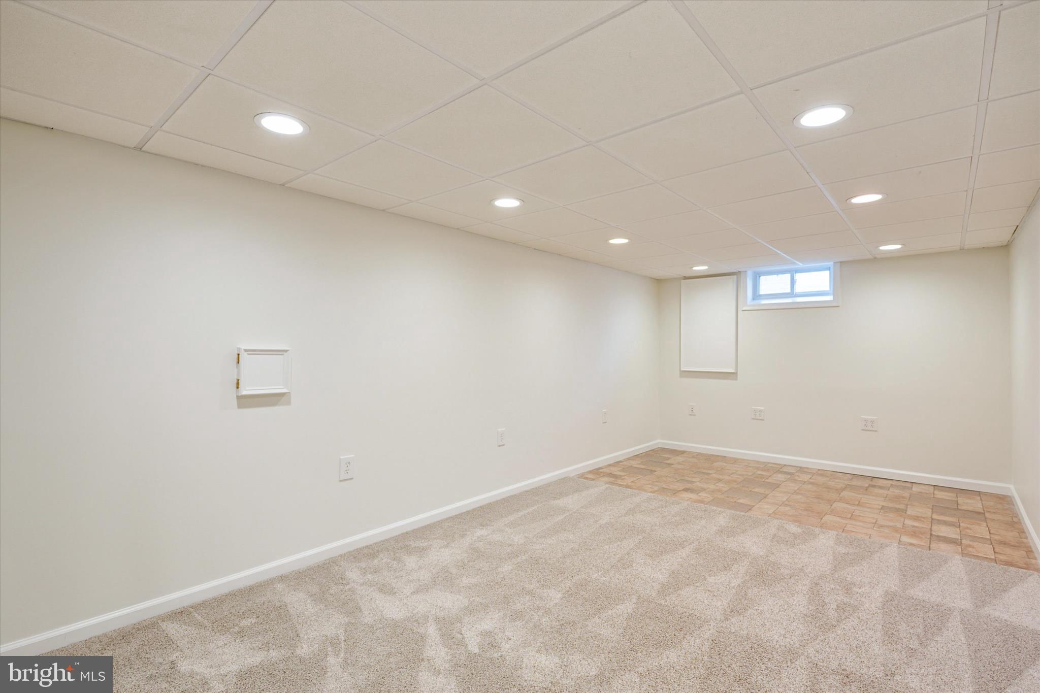 FERNGLEN MANOR - Residential