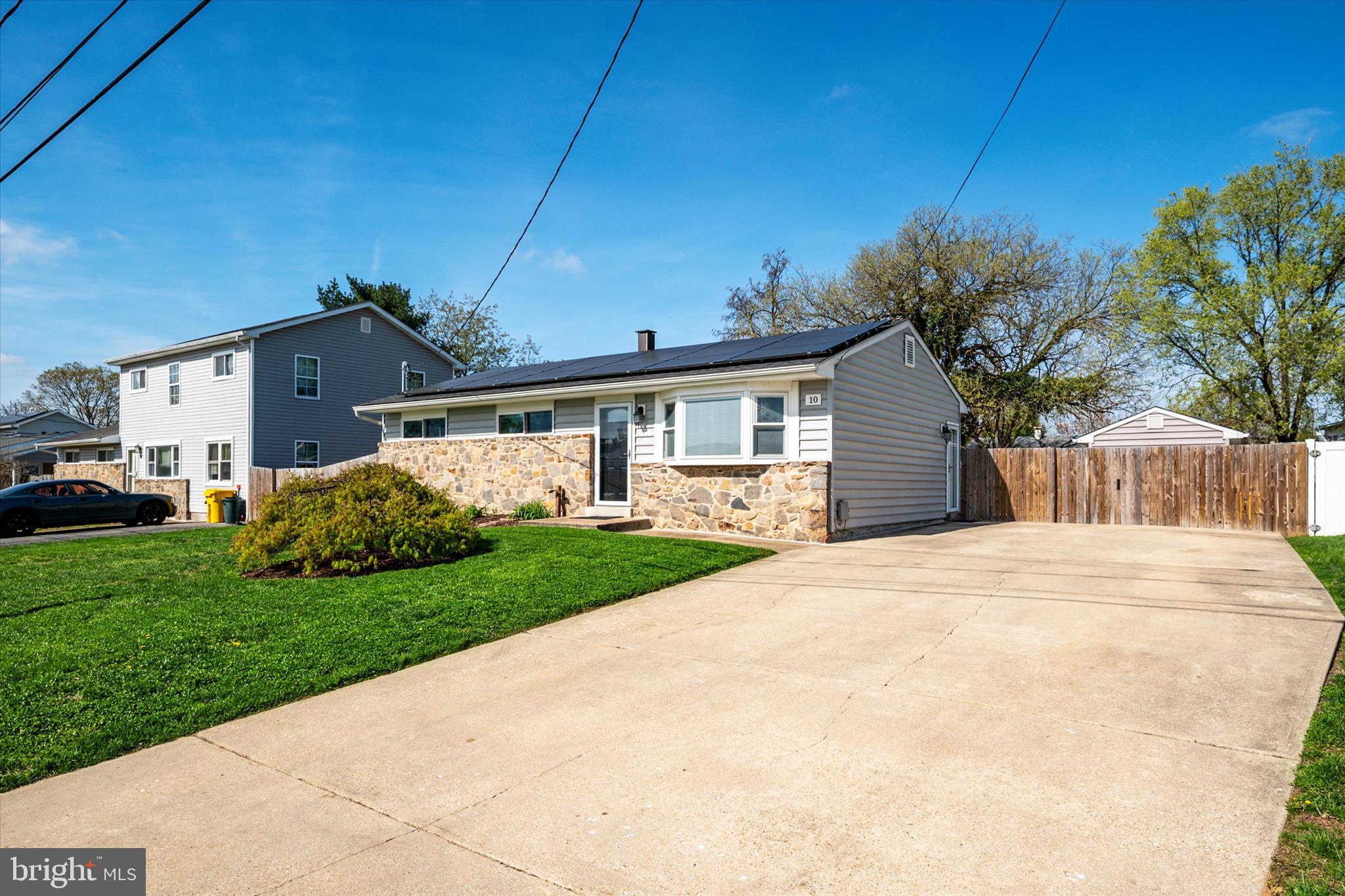 FERNGLEN MANOR - Residential