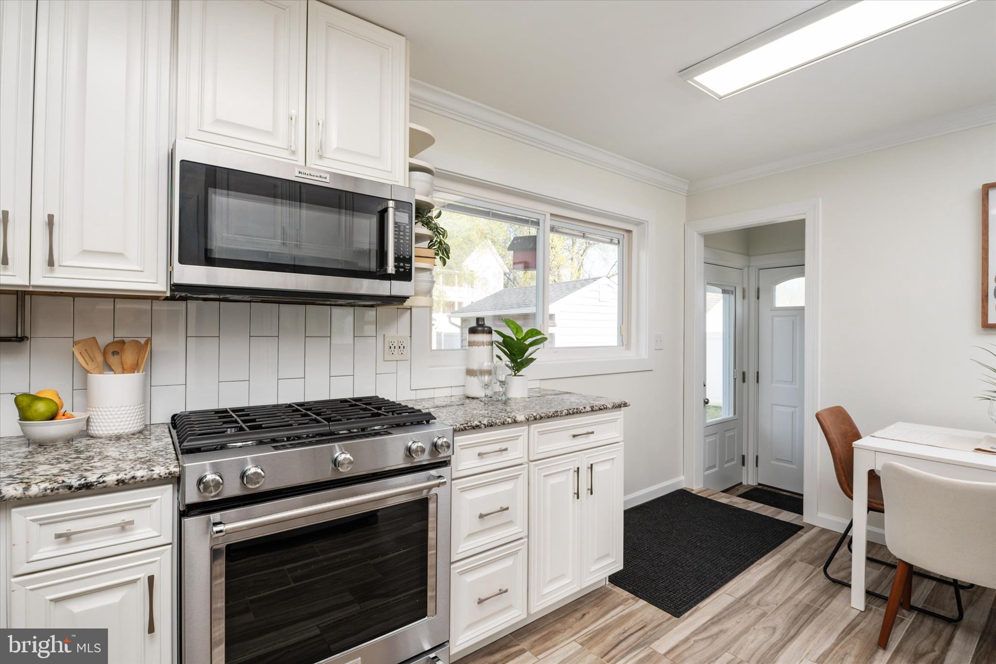 FERNGLEN MANOR - Residential