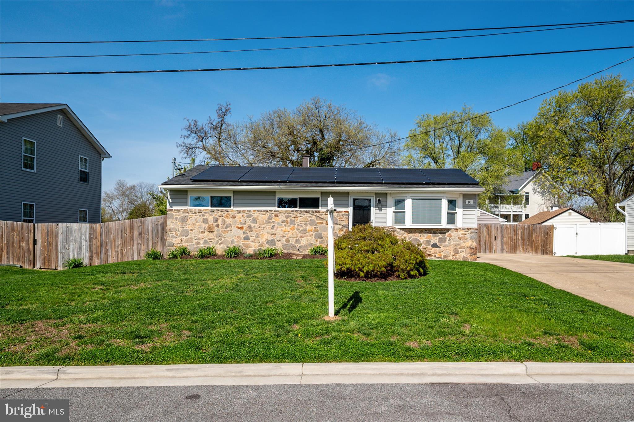 FERNGLEN MANOR - Residential