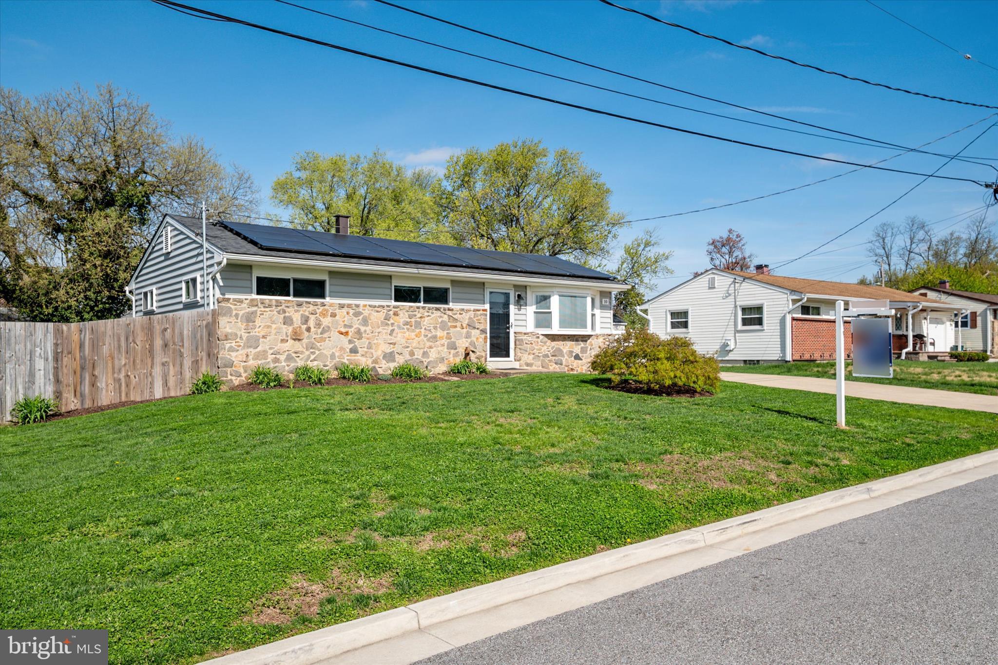 FERNGLEN MANOR - Residential