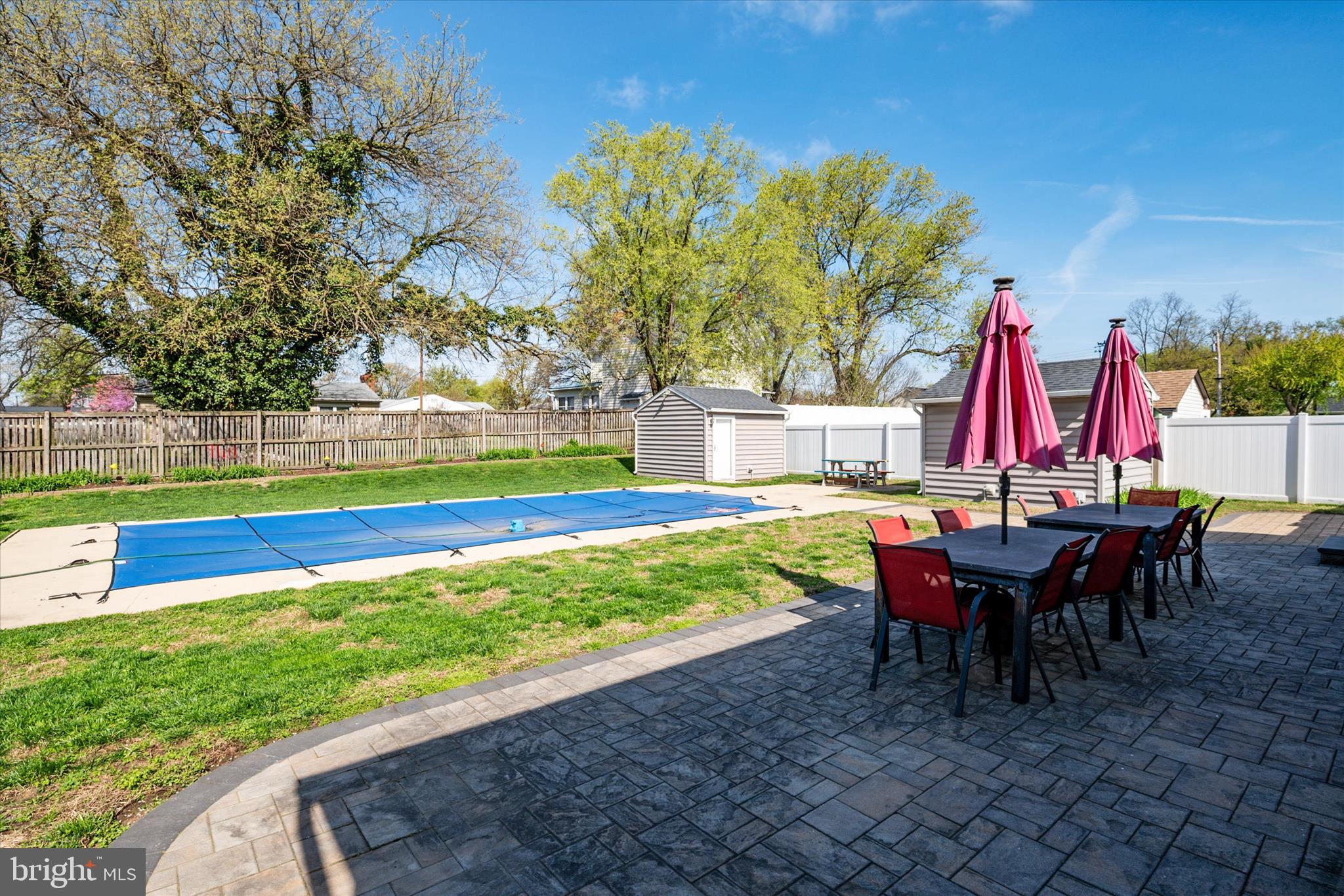 FERNGLEN MANOR - Residential