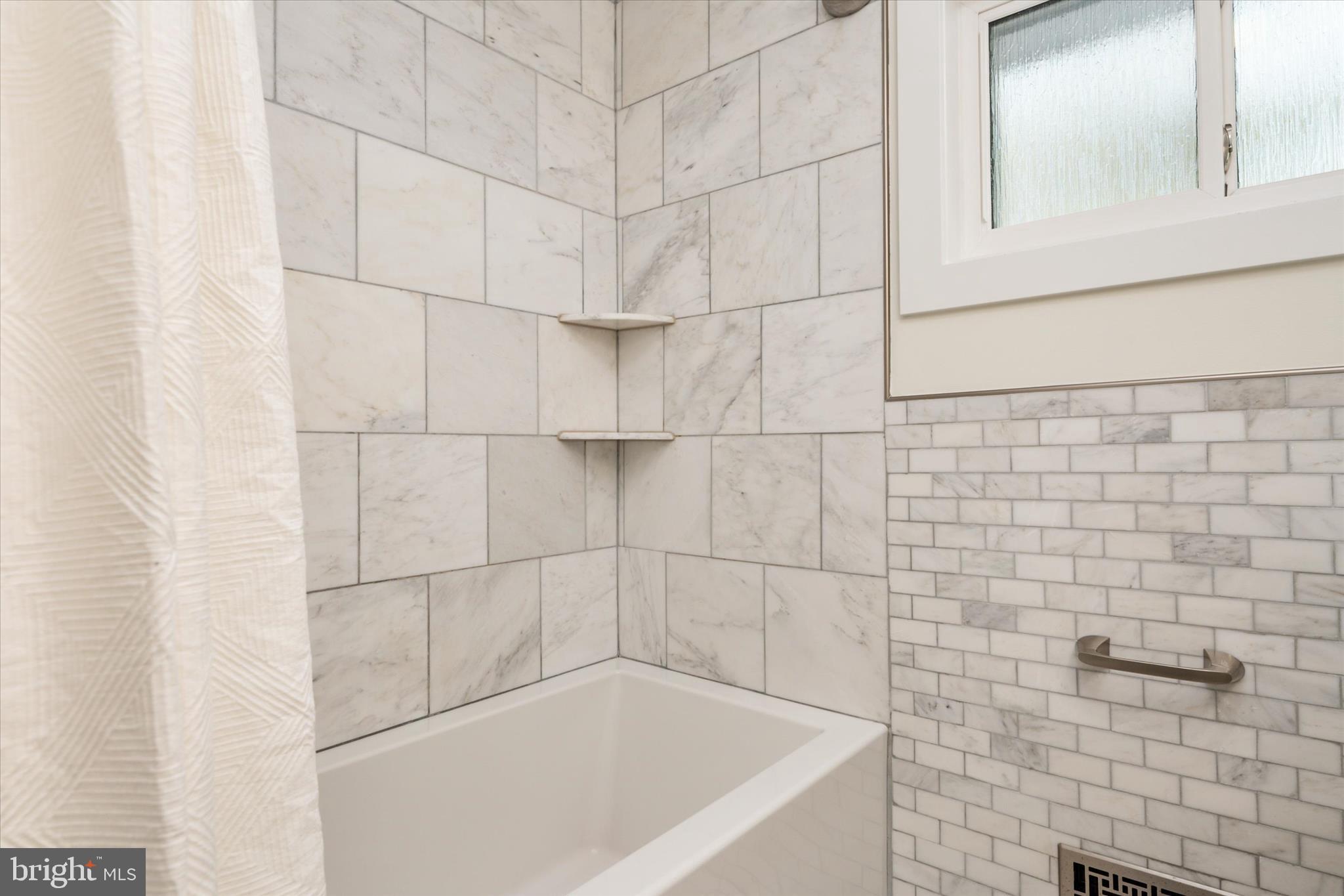 FERNGLEN MANOR - Residential