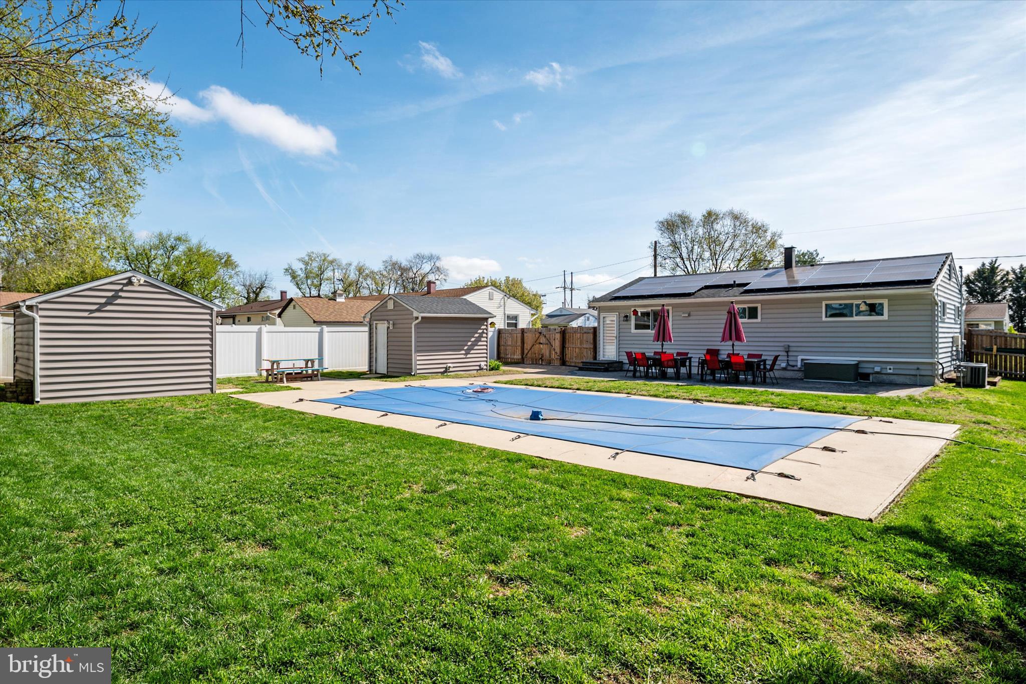 FERNGLEN MANOR - Residential