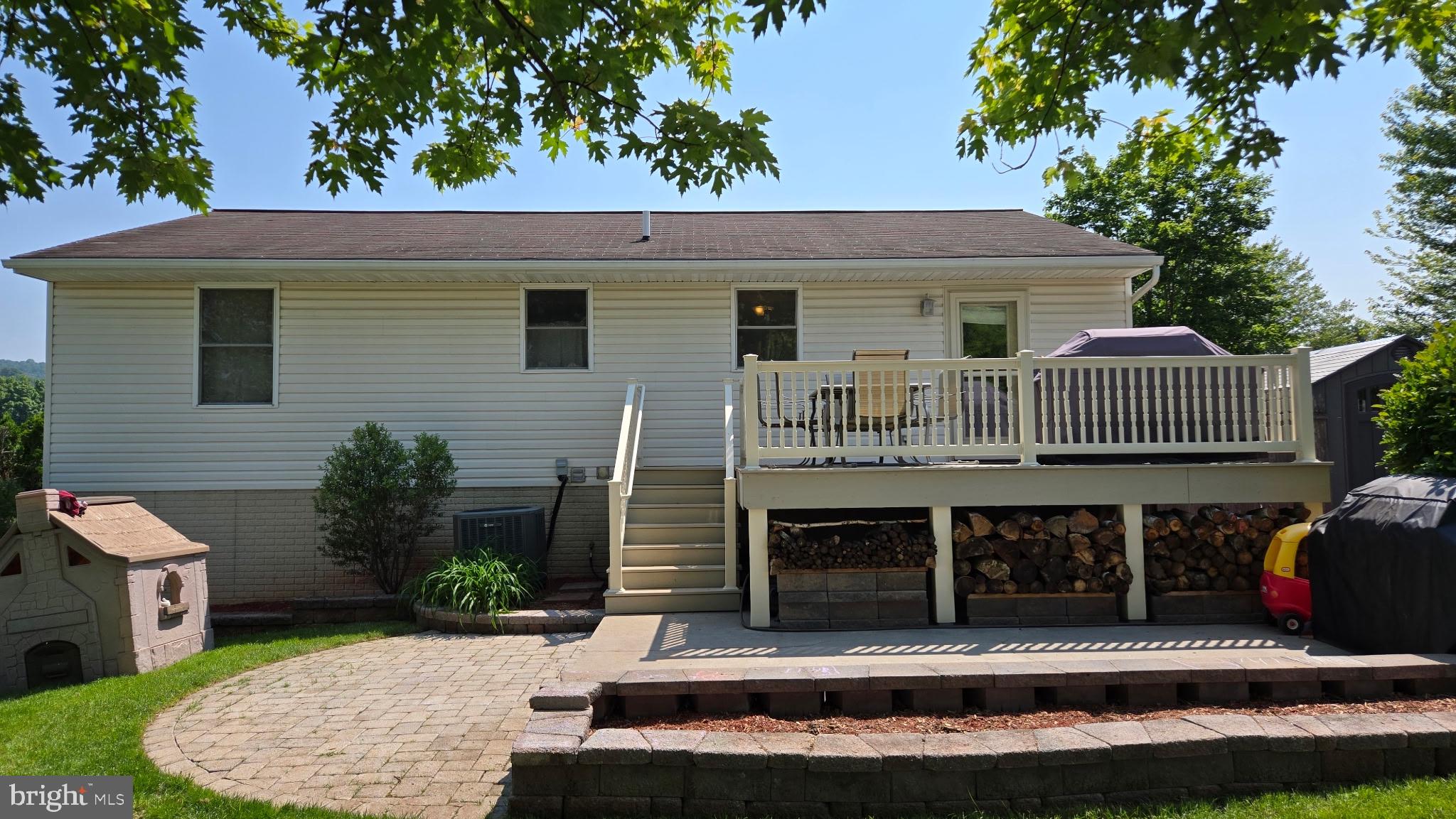 12 SPRING HOUSE LANE