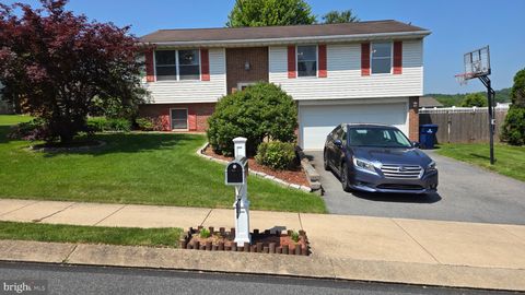 Photo of 12 Spring House Lane, DENVER, PA 17517 (MLS # PALA2071074)