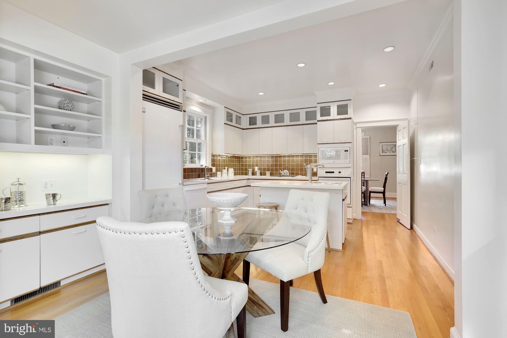 CHEVY CHASE VILLAGE - Residential