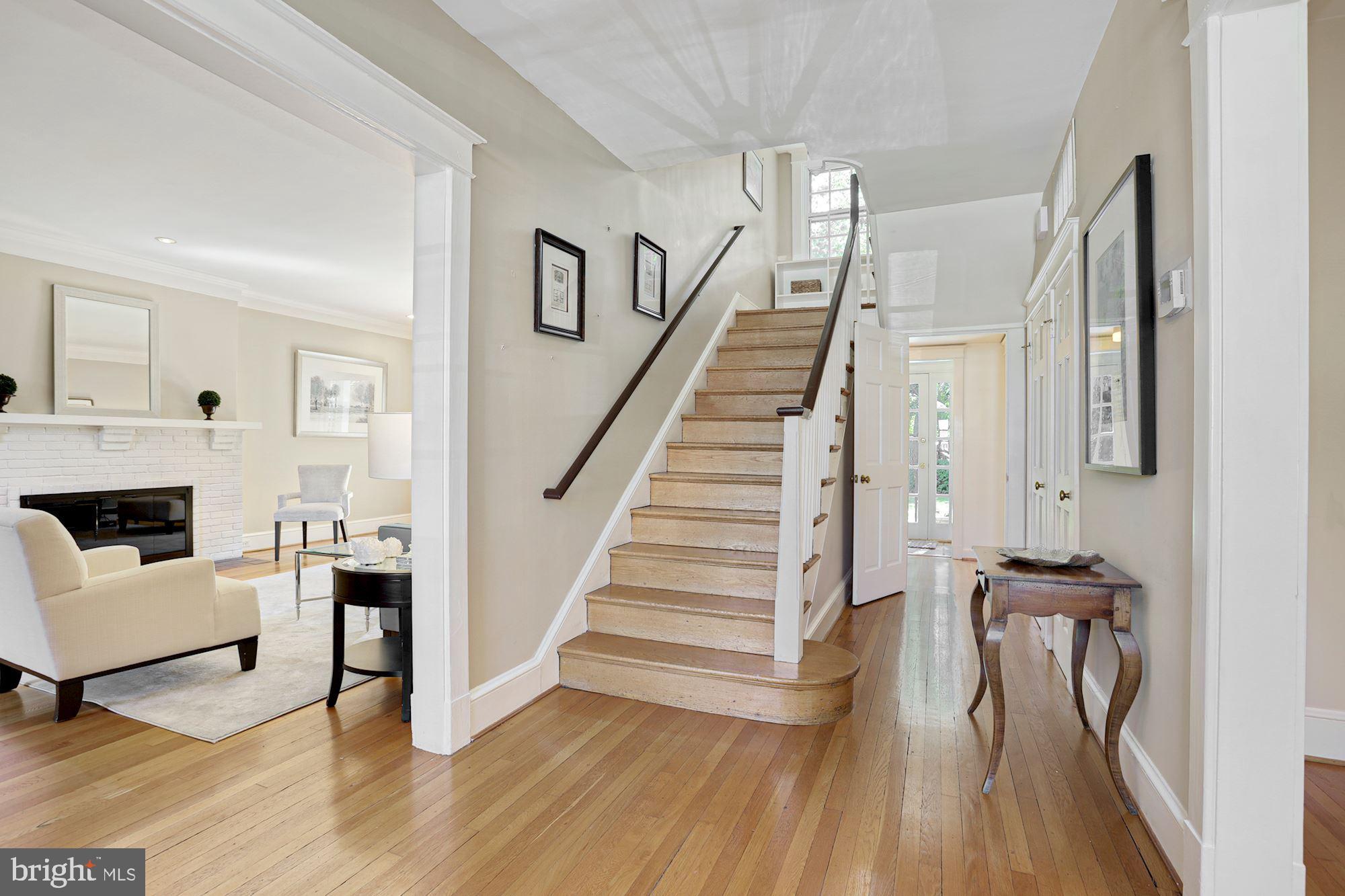 CHEVY CHASE VILLAGE - Residential