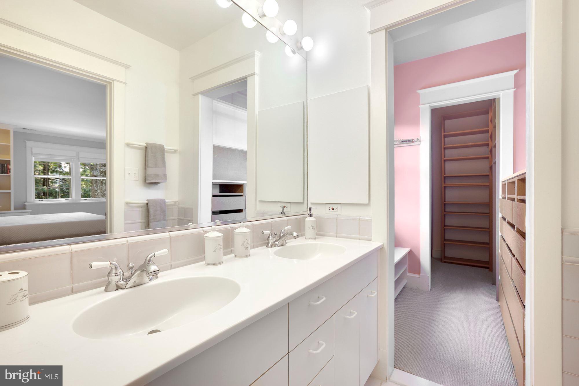 CHEVY CHASE VILLAGE - Residential