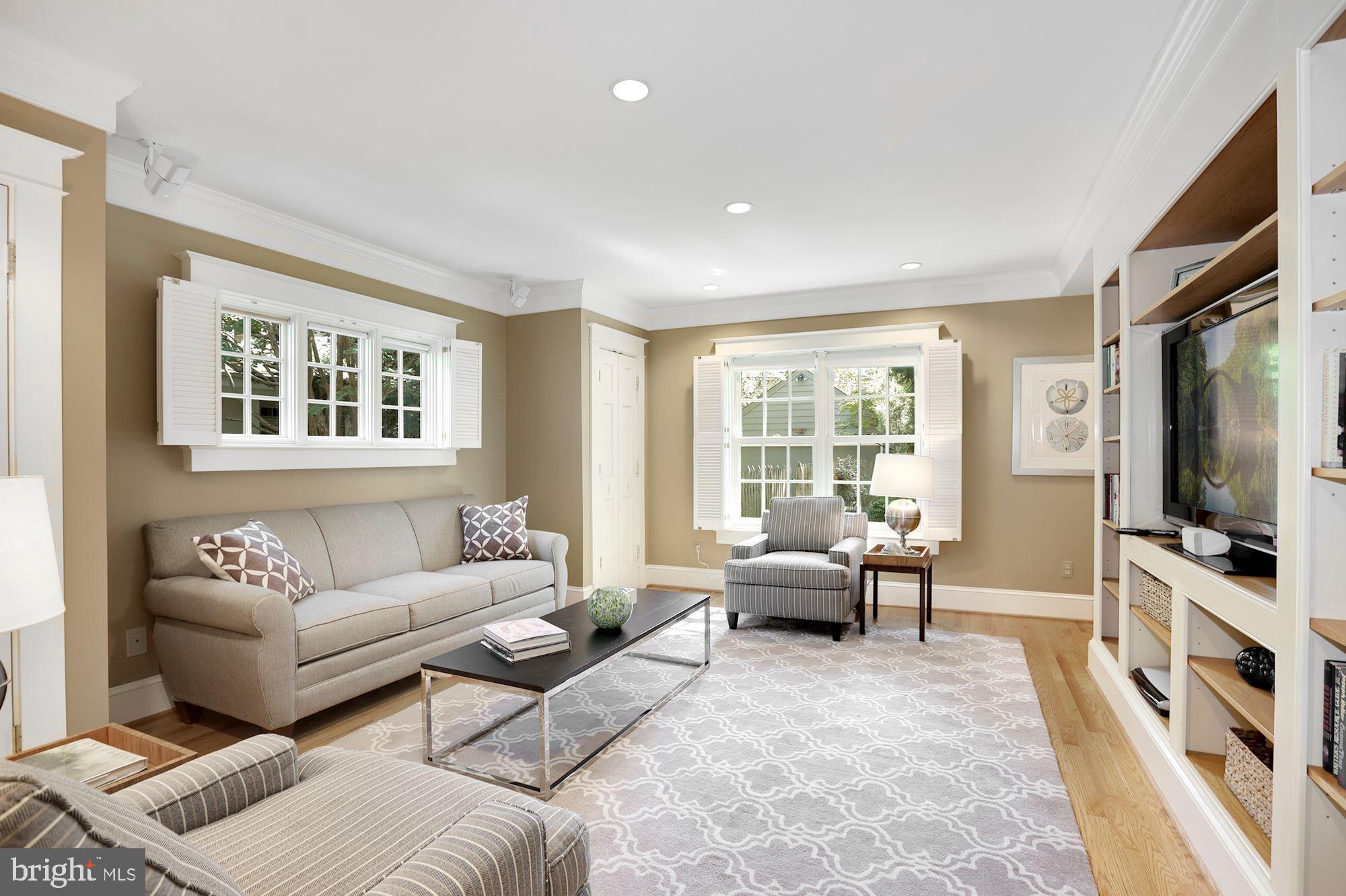 CHEVY CHASE VILLAGE - Residential