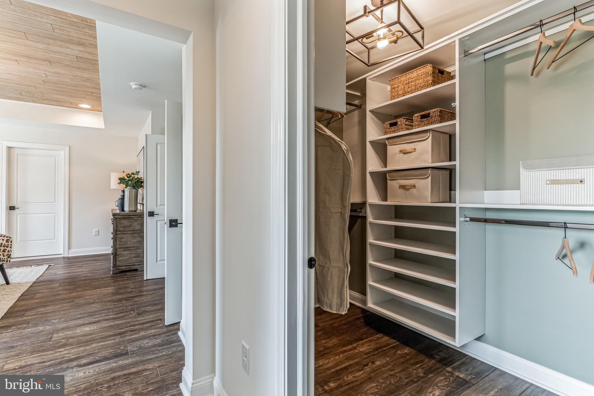 STRAWBERRY HILLS - Residential