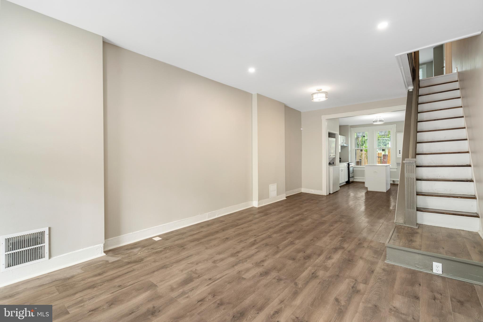 BROADWAY EAST - Residential