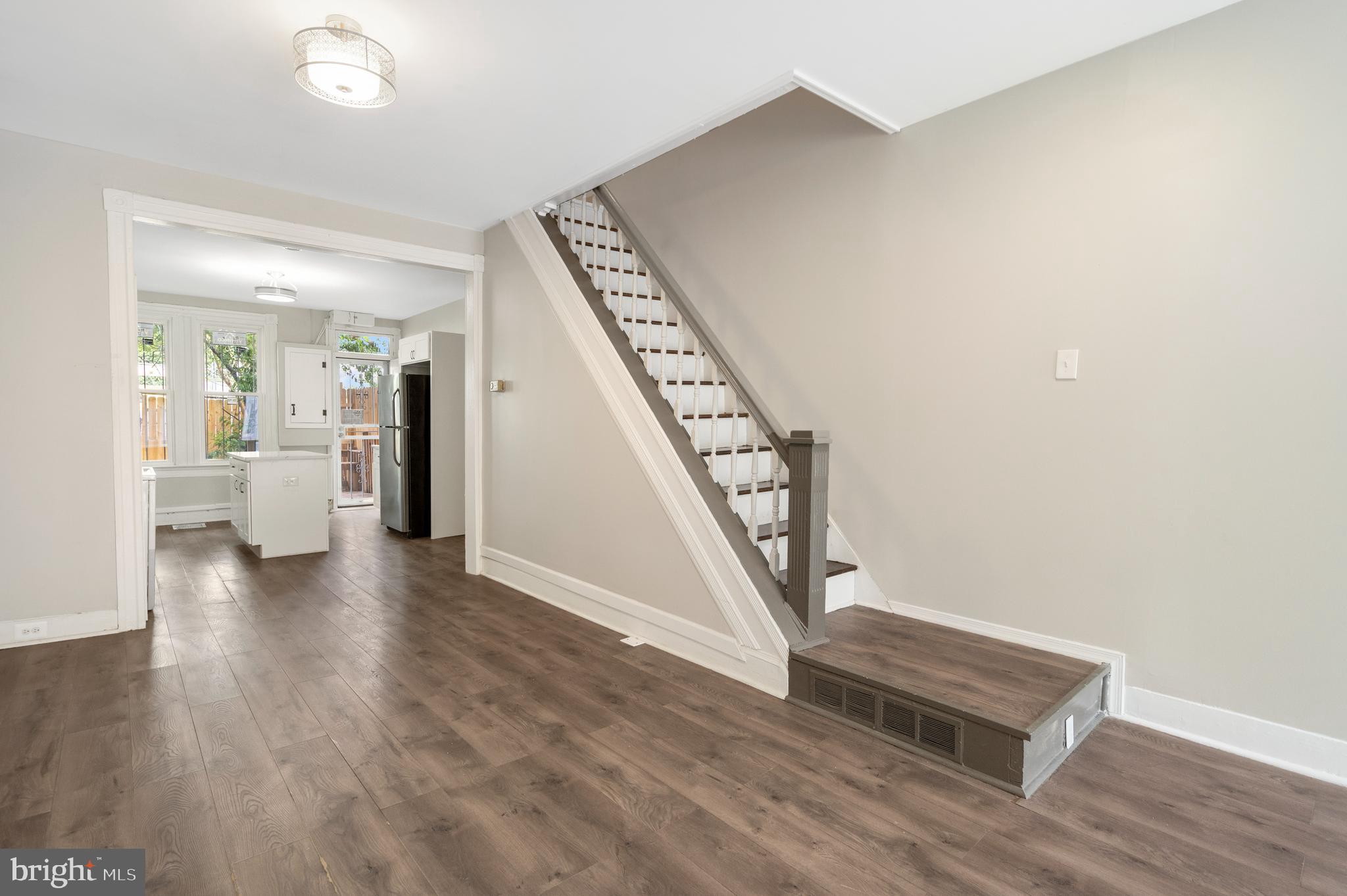 BROADWAY EAST - Residential