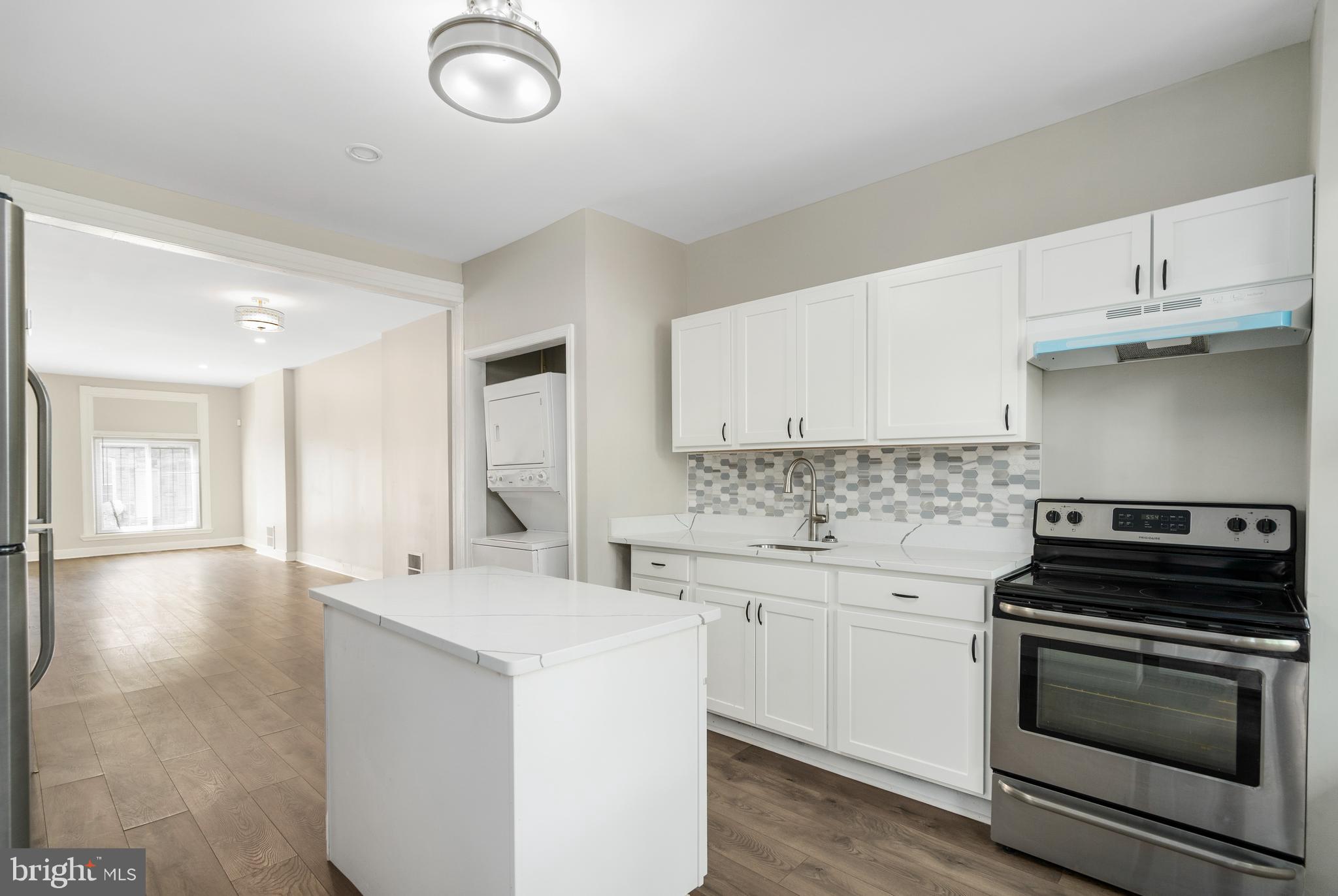 BROADWAY EAST - Residential