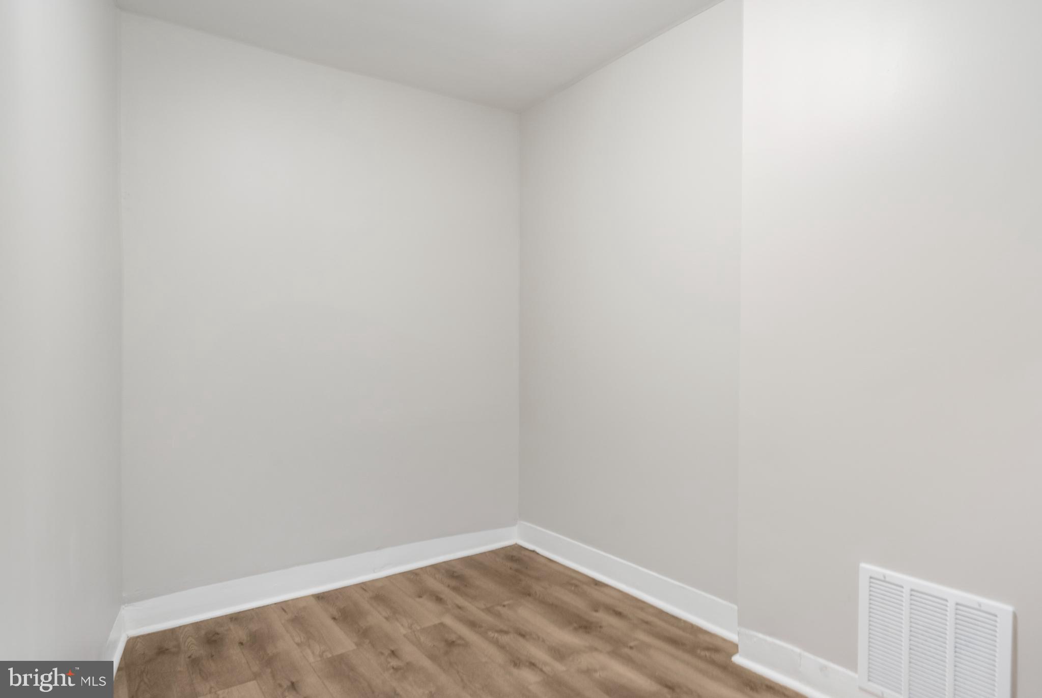 BROADWAY EAST - Residential