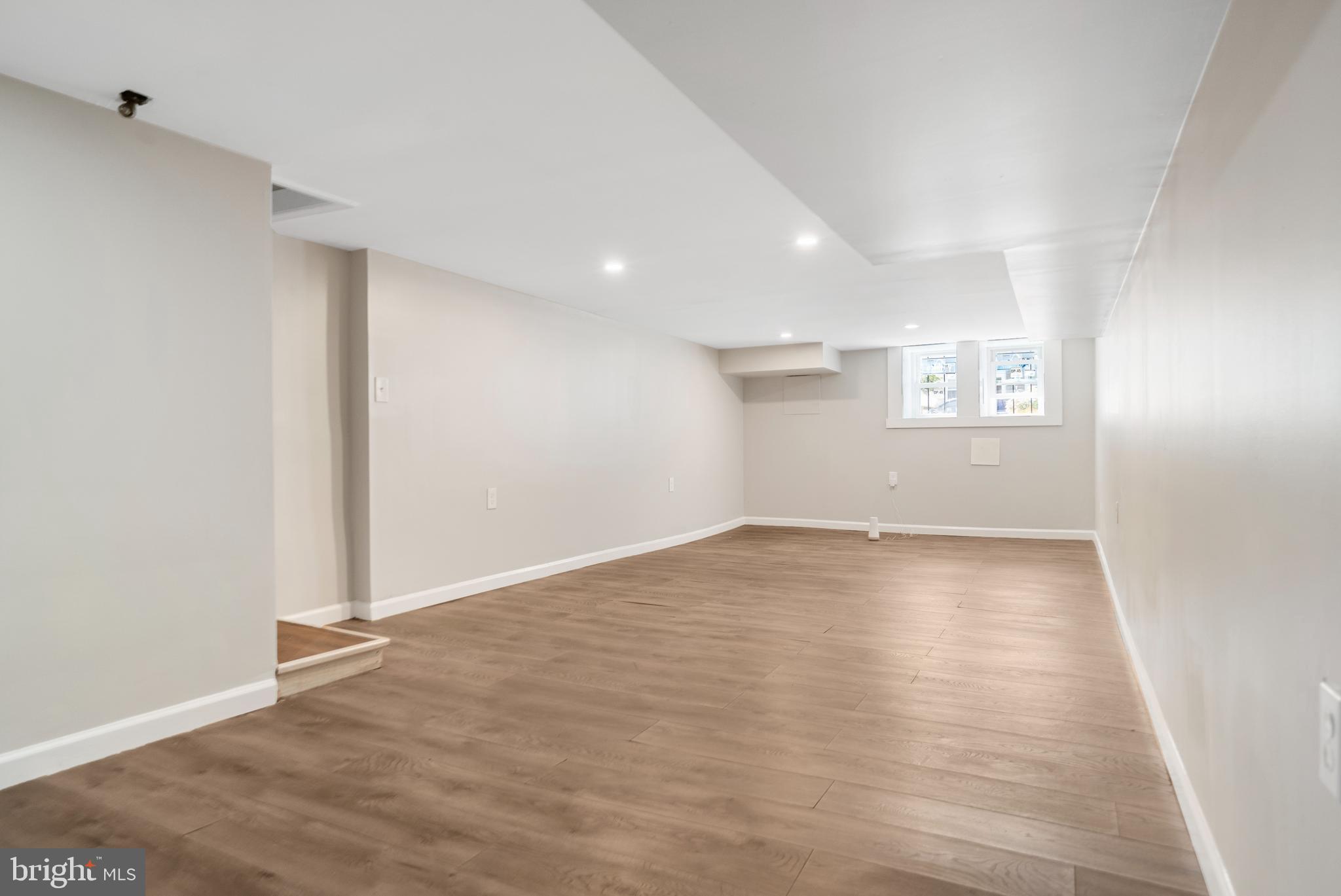 BROADWAY EAST - Residential