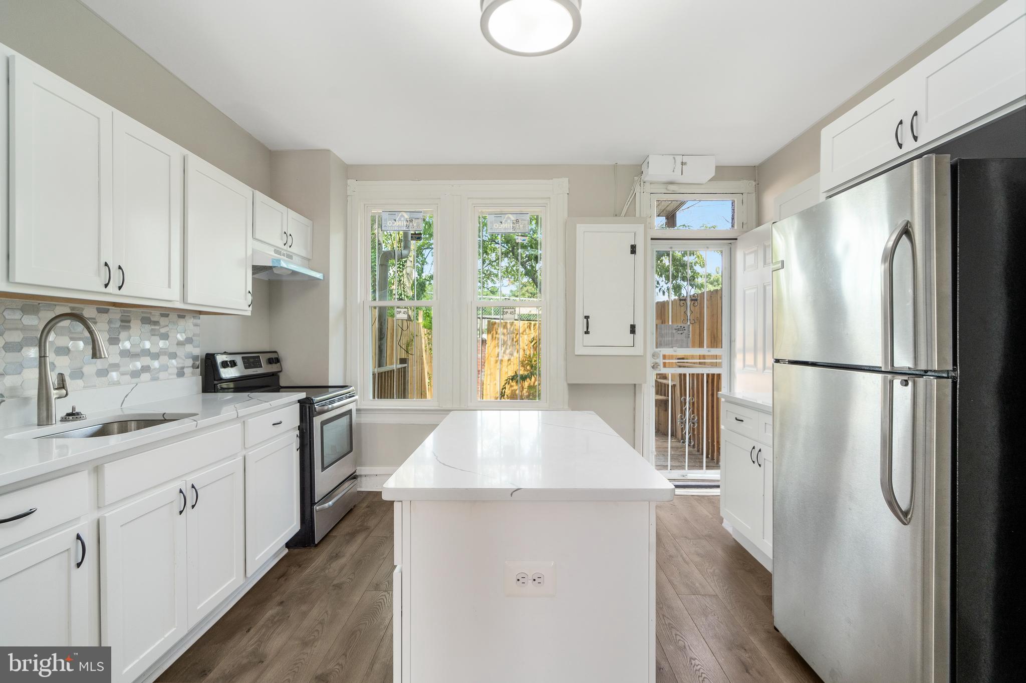 BROADWAY EAST - Residential