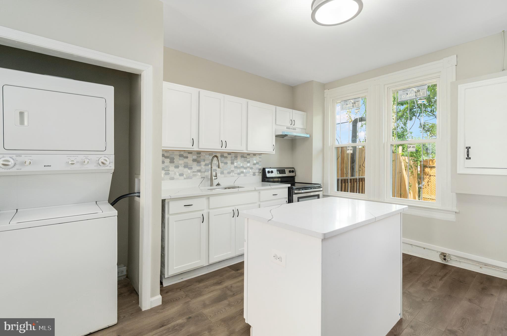 BROADWAY EAST - Residential