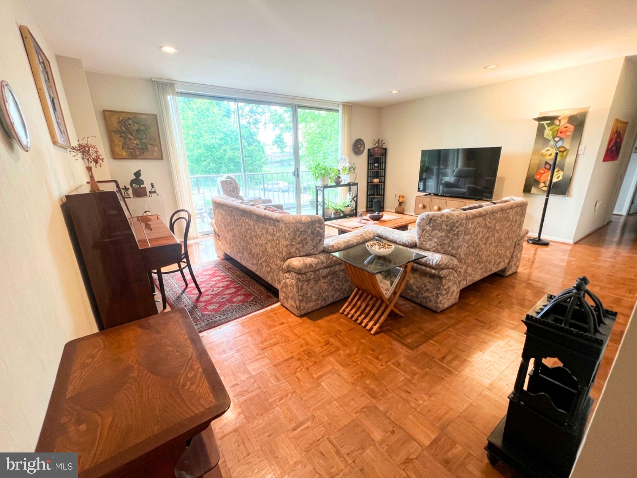 309 FLORENCE AVENUE 205-N