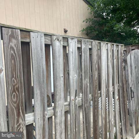 Condo For Sale - 566 West Court<br/> GLEN BURNIE, MD 21061
