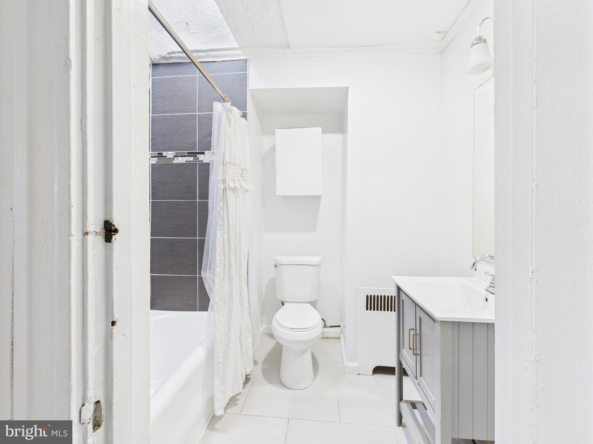 CHARLES VILLAGE - Residential Lease