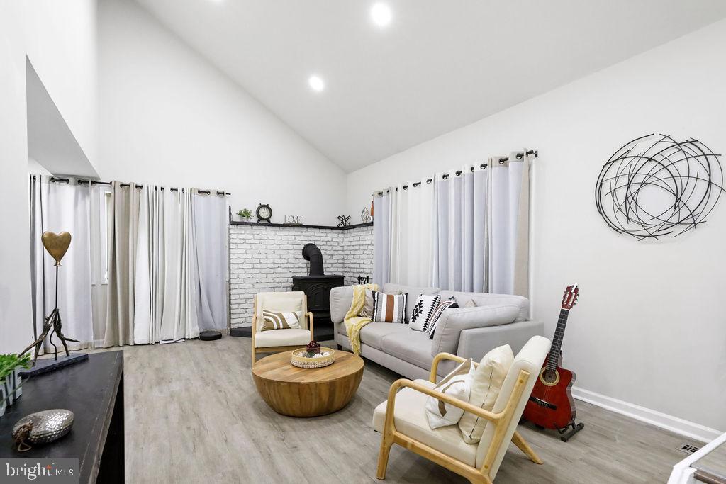 21 PARKHILL LANE