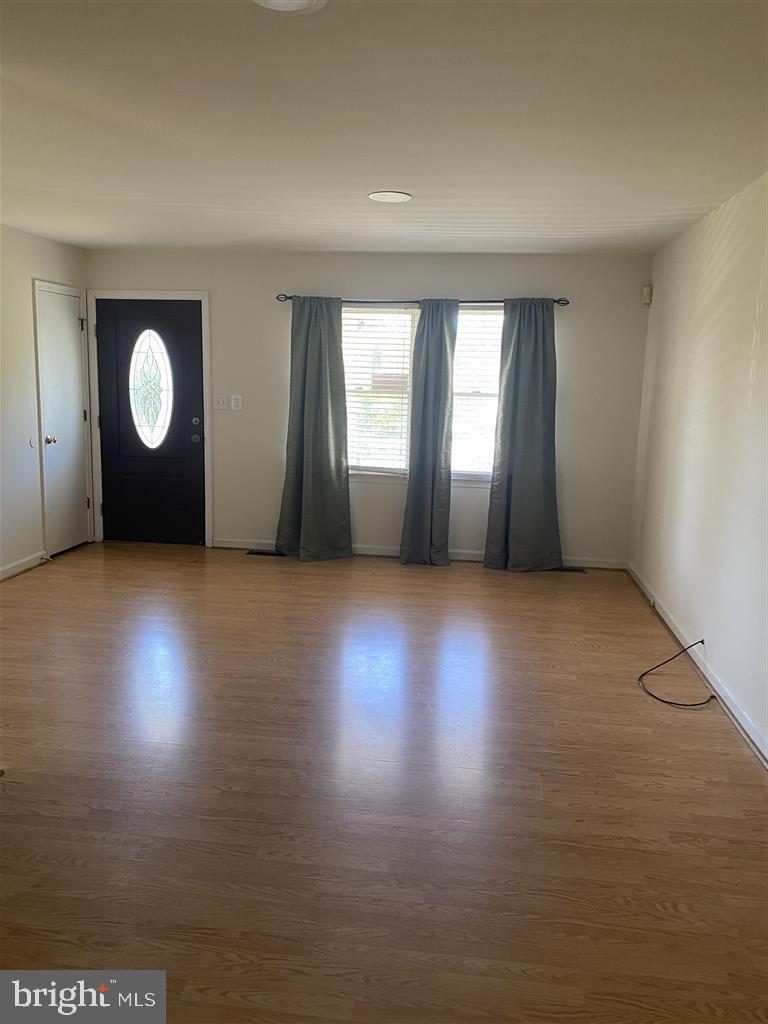 5903 GRIFFITH WAY