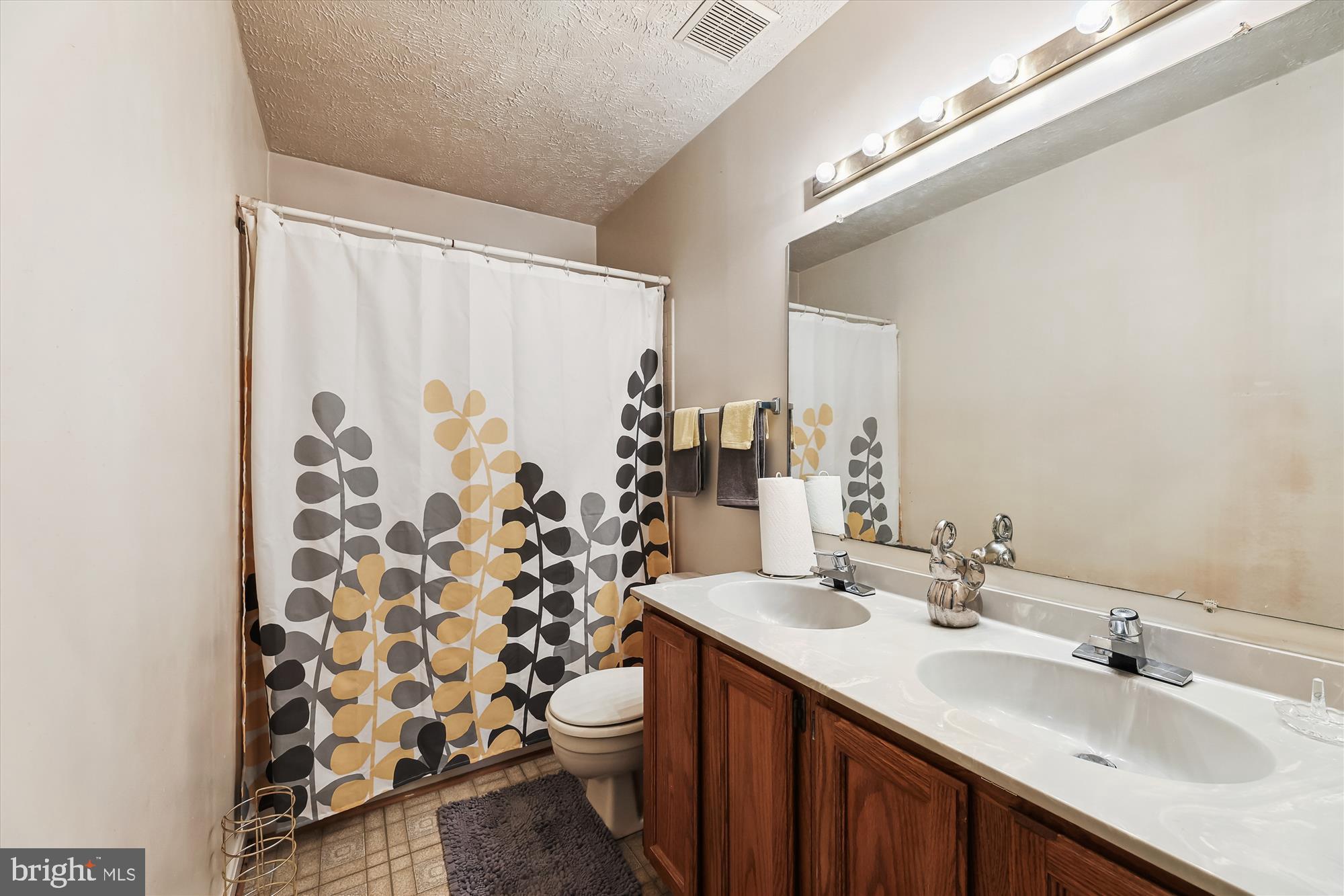 OXFORD RUN - Residential