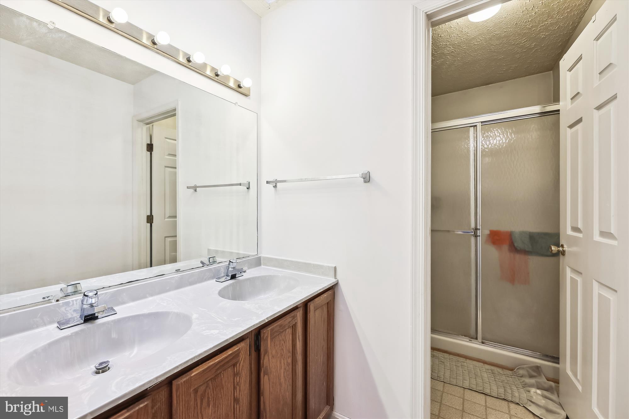 OXFORD RUN - Residential