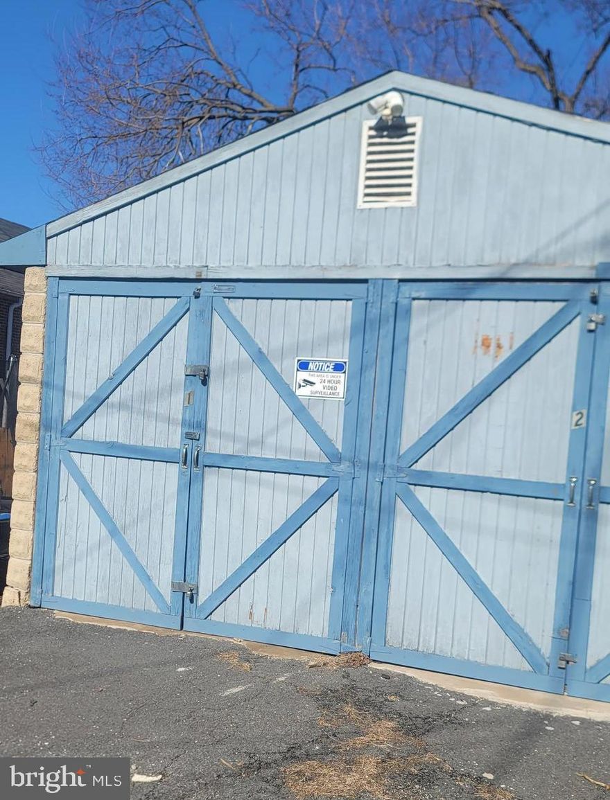 4 bay storage garage that is accessible from Schuylkill St and the Reel Ln.    Great investment to add or start a portfolio.
