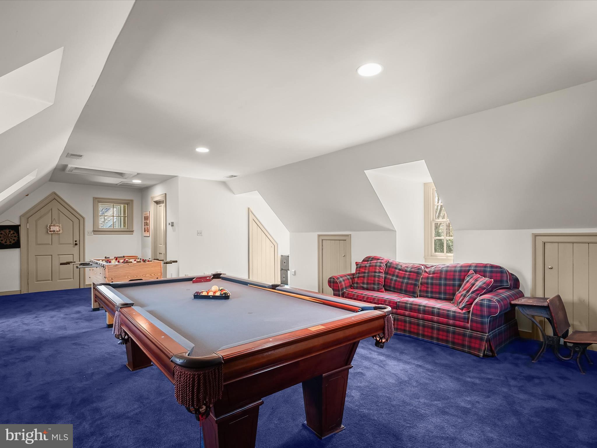 WOODSIDE ESTATES - Residential