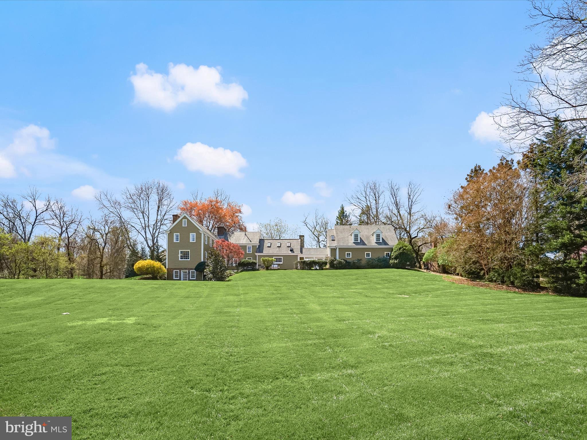 WOODSIDE ESTATES - Residential