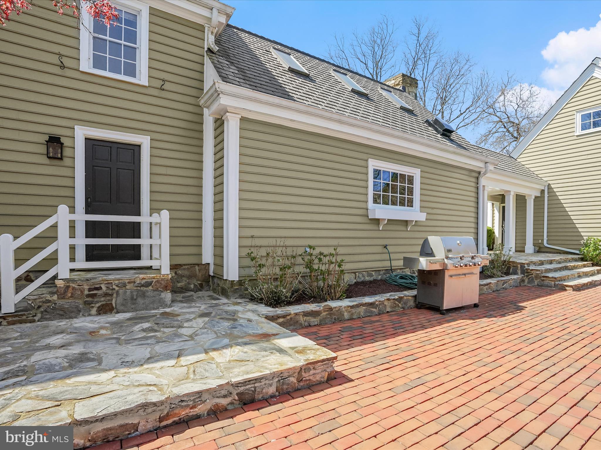 WOODSIDE ESTATES - Residential