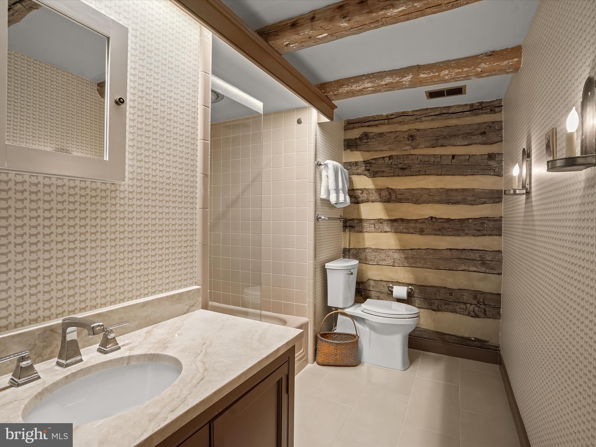 WOODSIDE ESTATES - Residential