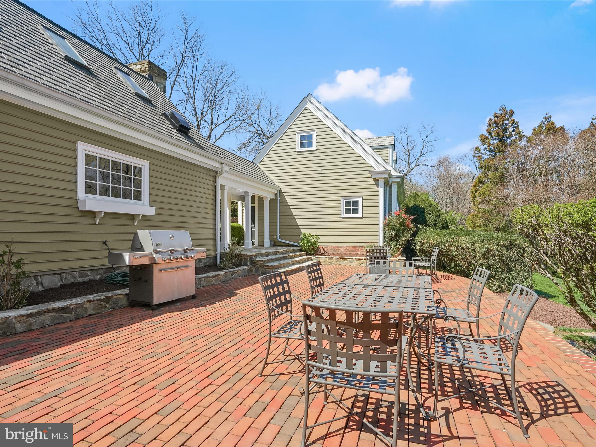 WOODSIDE ESTATES - Residential