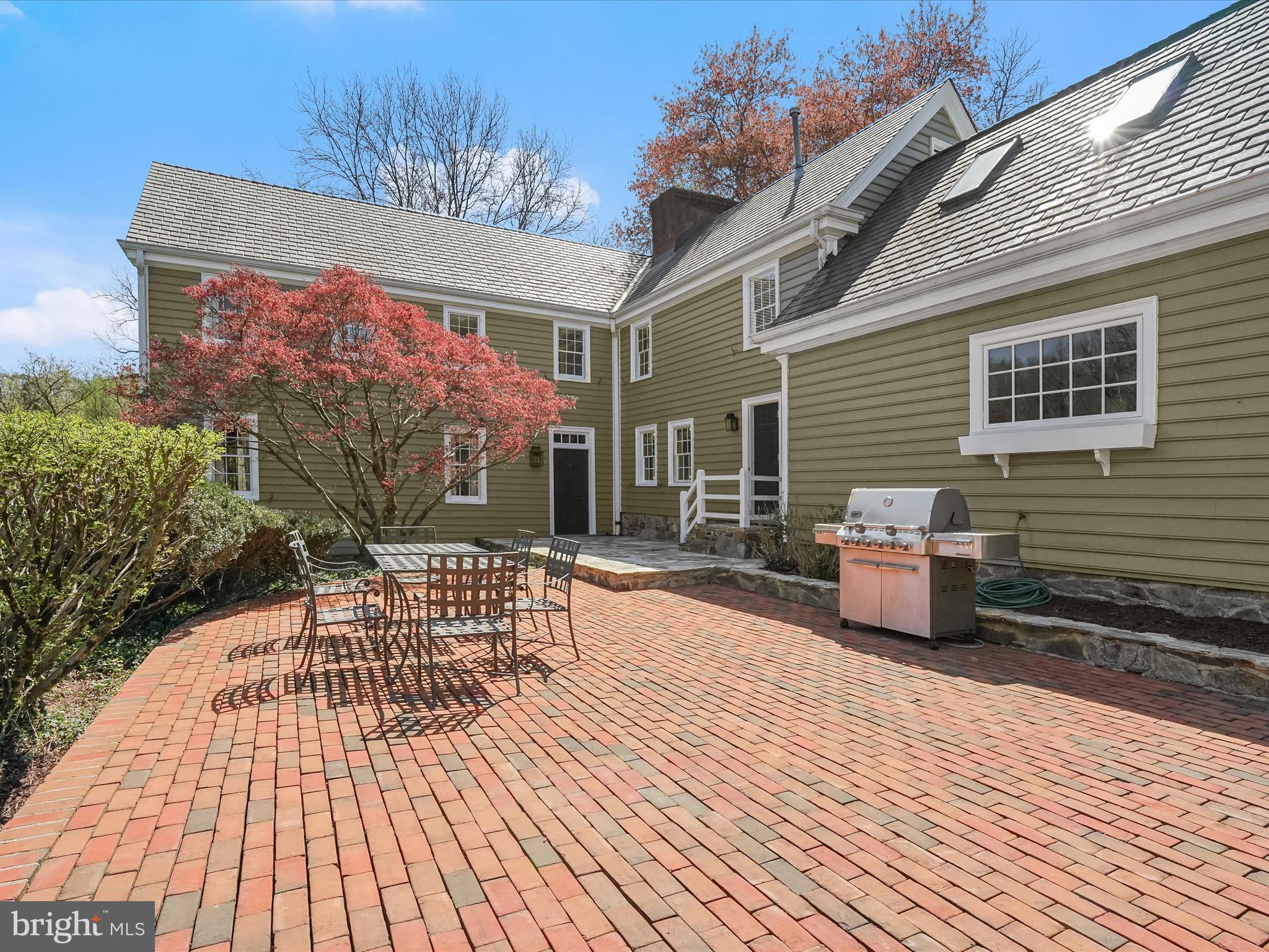 WOODSIDE ESTATES - Residential